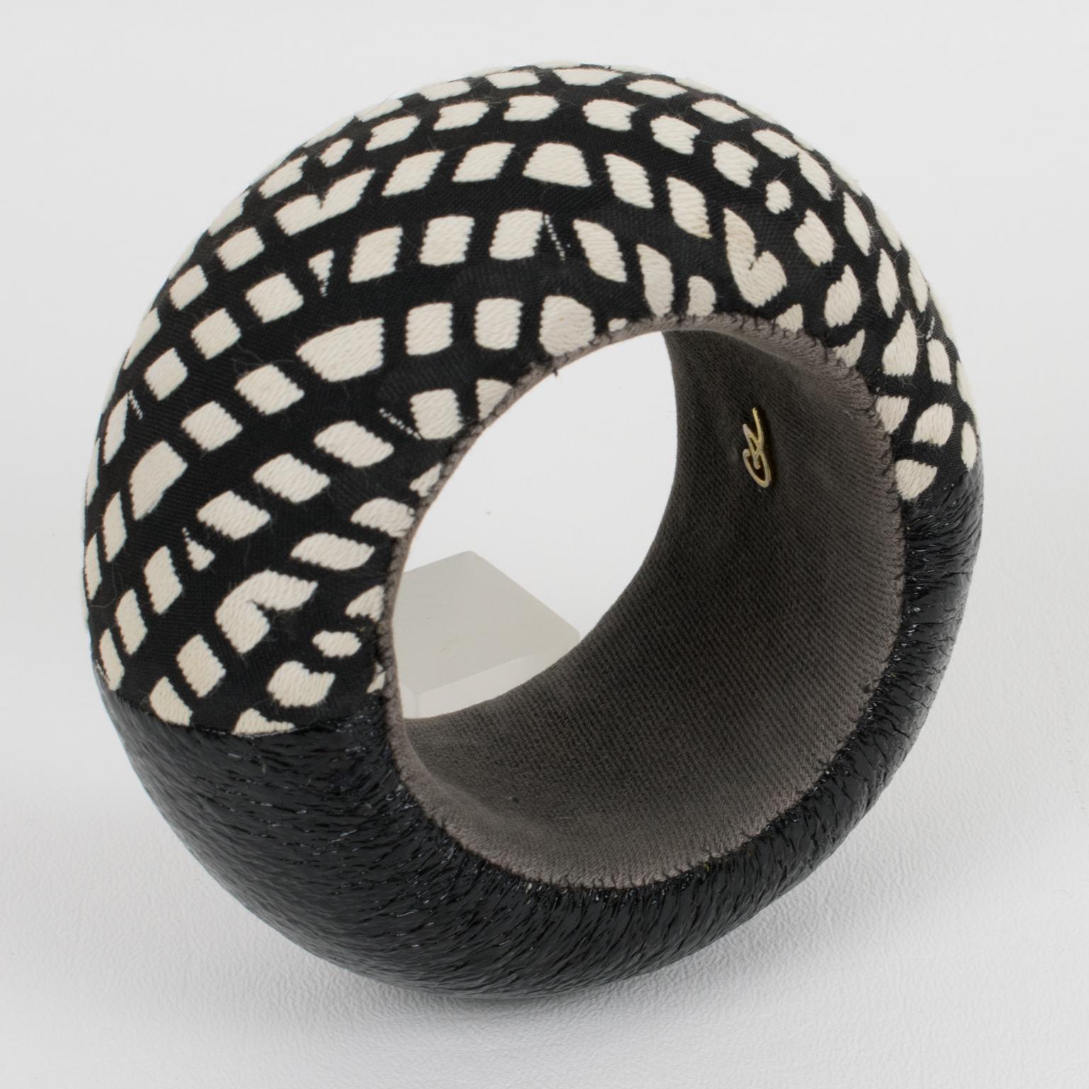 da uomo o donna Christian Lacroix Couture Bracciale Bangle Tessuto a maglia bianco e nero in vendita