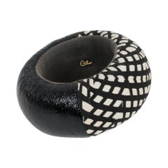 Christian Lacroix Couture Bracelet Bangle Tissu tricoté noir et blanc
