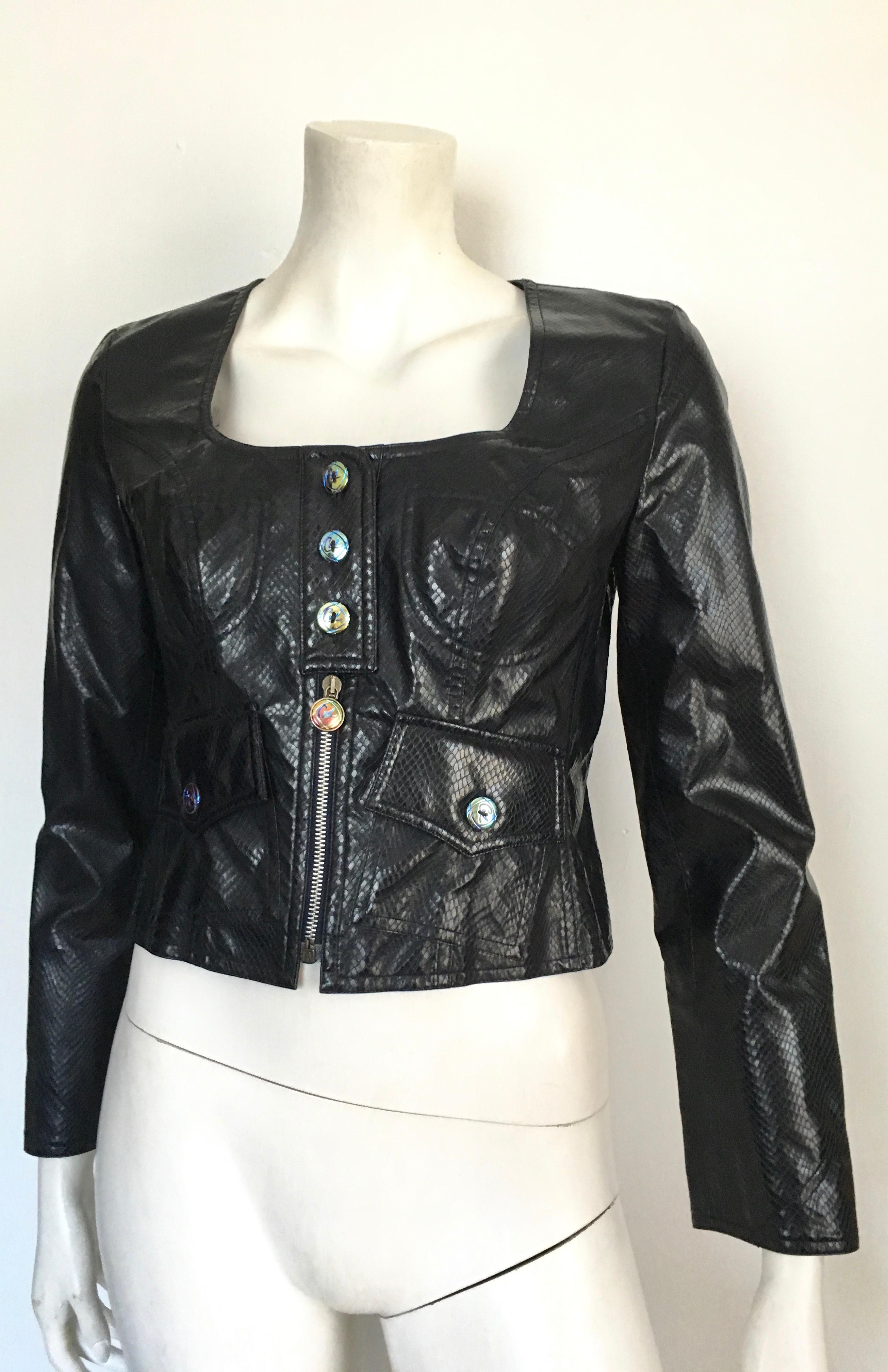Christian Lacroix Cropped Black Faux Snakeskin Biker Jacket Size 6. In Excellent Condition For Sale In Atlanta, GA