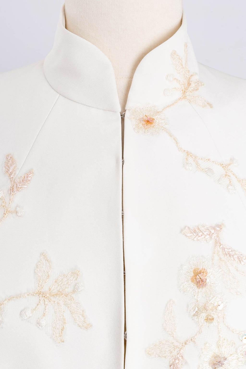 Conjunto de Novia Christian Lacroix Bordado con Tul y Flores 10