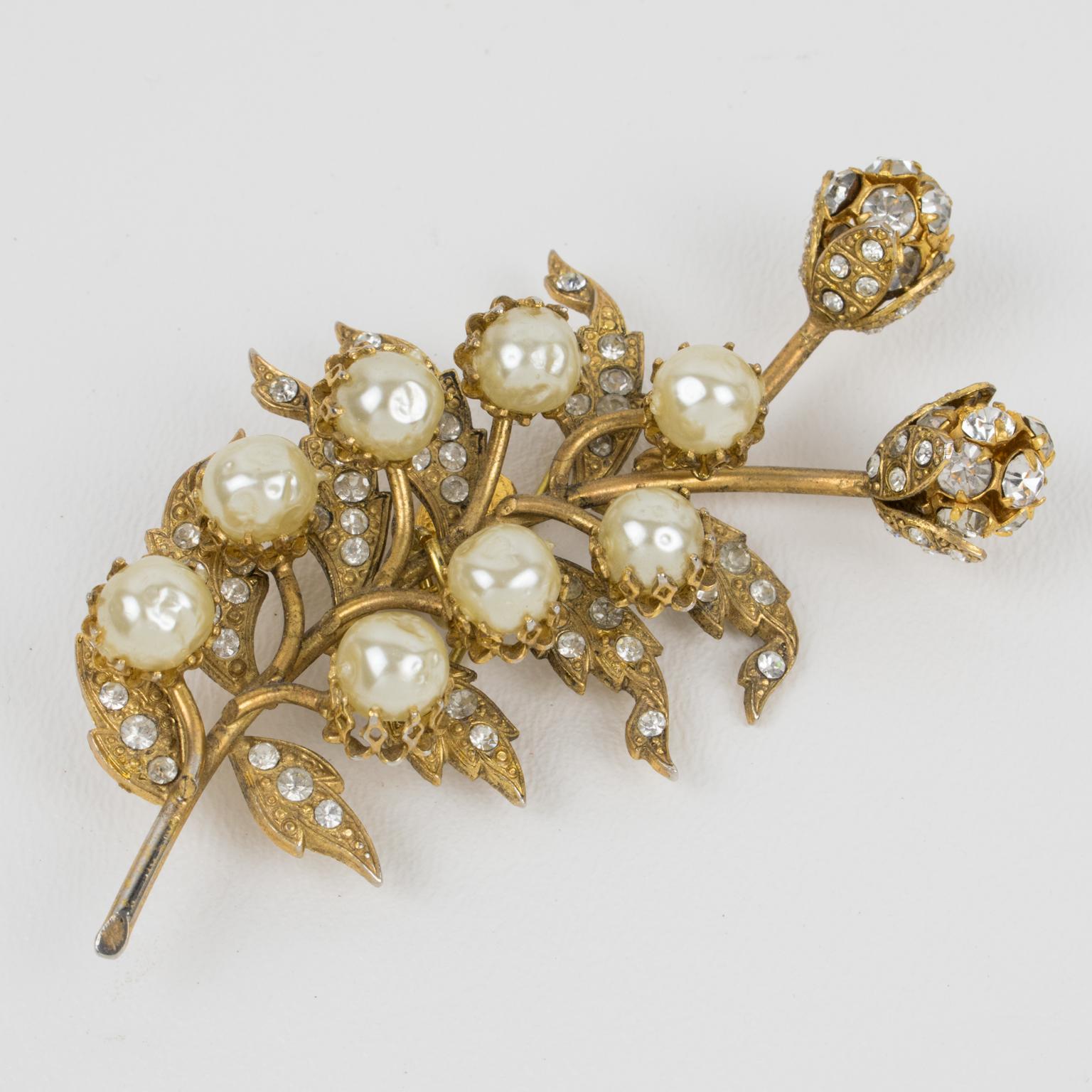 Romantico Spilla Jewell floreale con perle e cristalli di Christian Lacroix in vendita