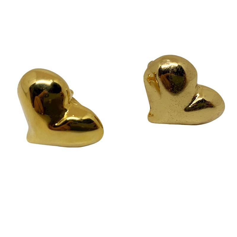 These vintage LACROIX cufflinks are a great gift idea ! Iconic Lacroix heart.

Condition : good, there are some small scratches (see on pictures). It's barely visible when worn.
Brand: Christian Lacroix
Material: gold plated metal
Dimensions: 2.5 x
