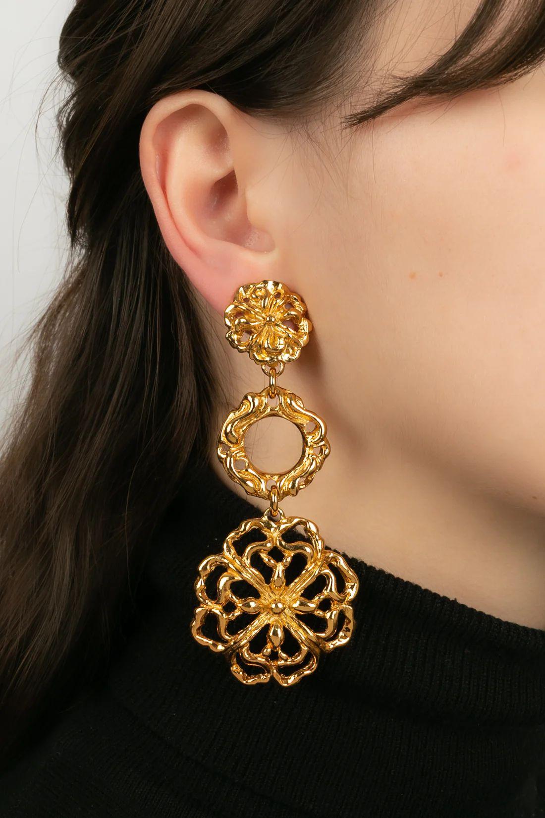 Christian Lacroix Gold Metal Clip Earrings For Sale 3
