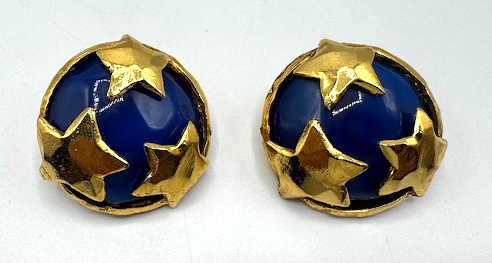 Christian Lacroix Gold Stars on Blue Resin Buttom Earrings In Good Condition For Sale In New York, NY