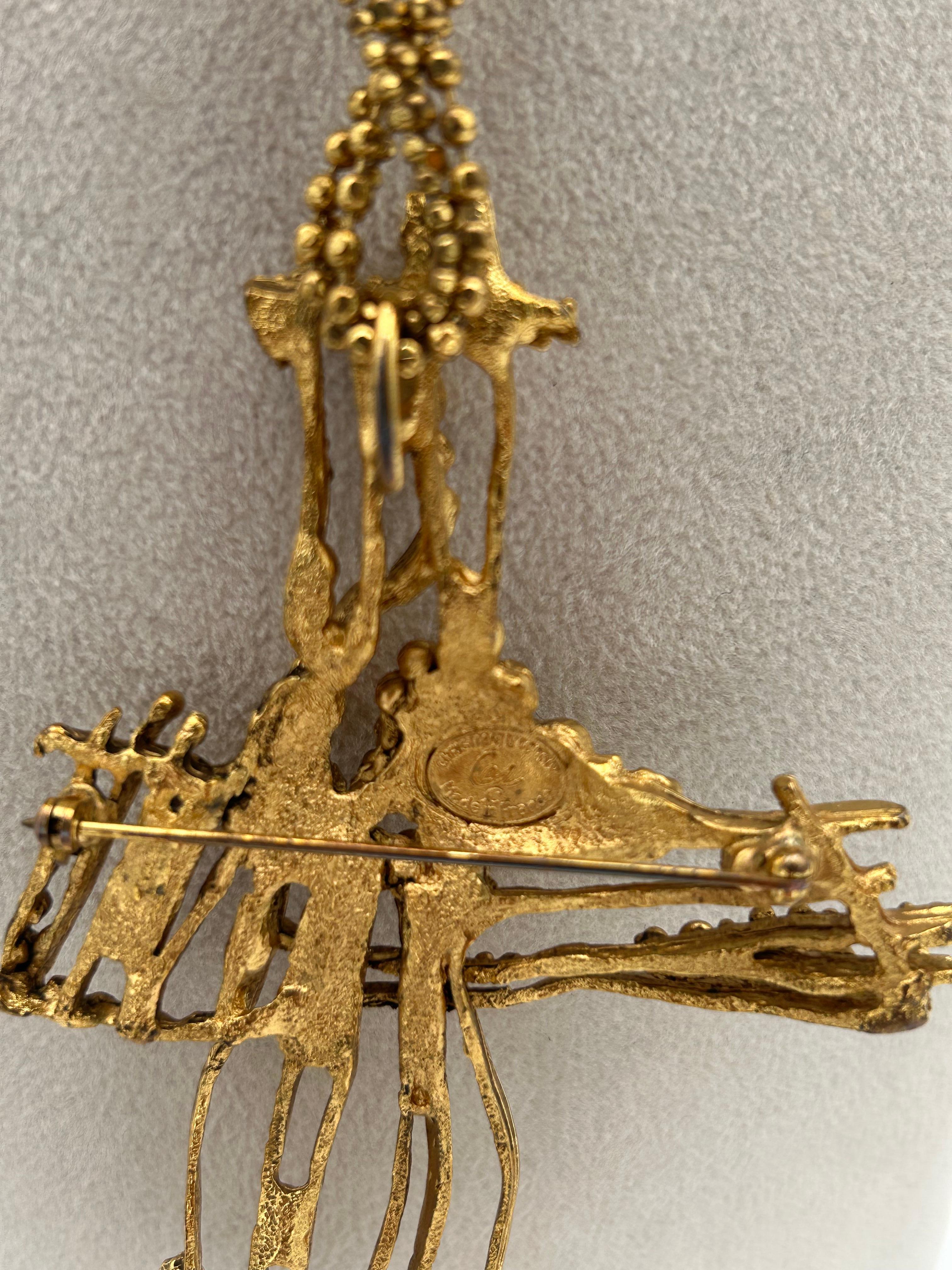Christian Lacroix Gold Toned Brooch / Necklace im Angebot 4