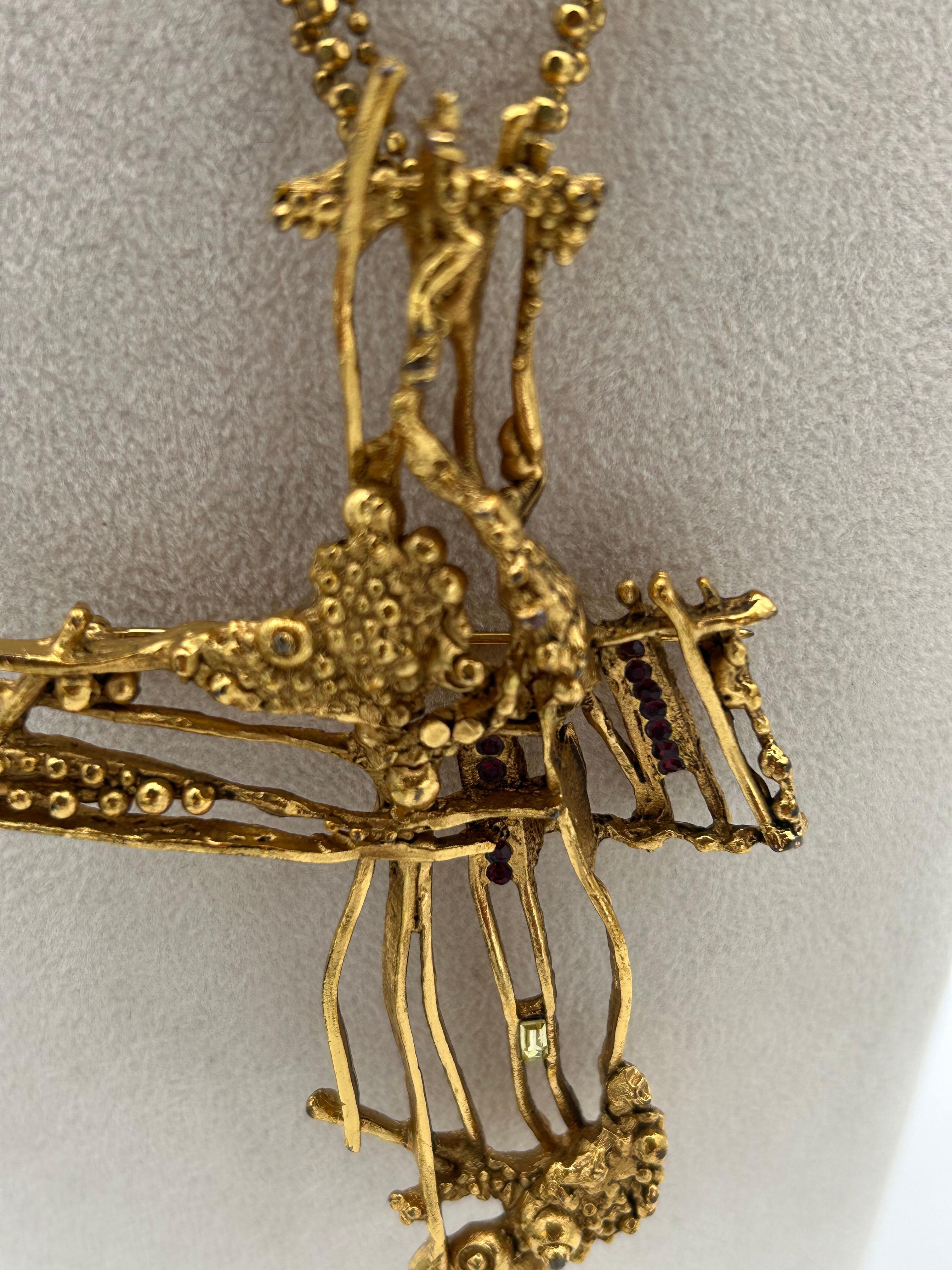 Christian Lacroix Gold Toned Brooch / Necklace im Angebot 5