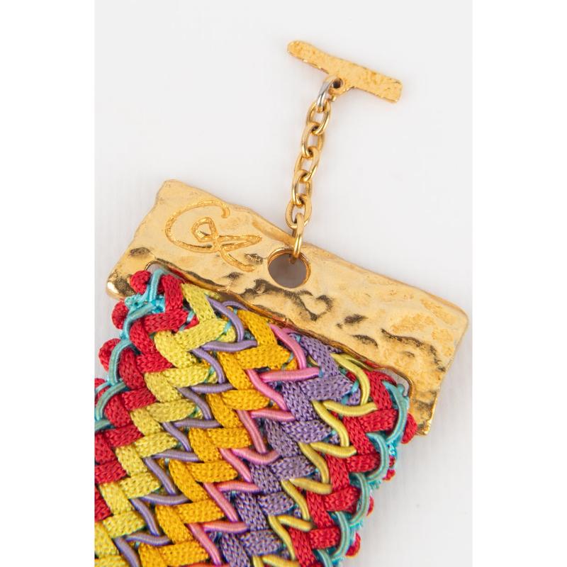 Christian Lacroix Pulsera de metal dorado en venta 1