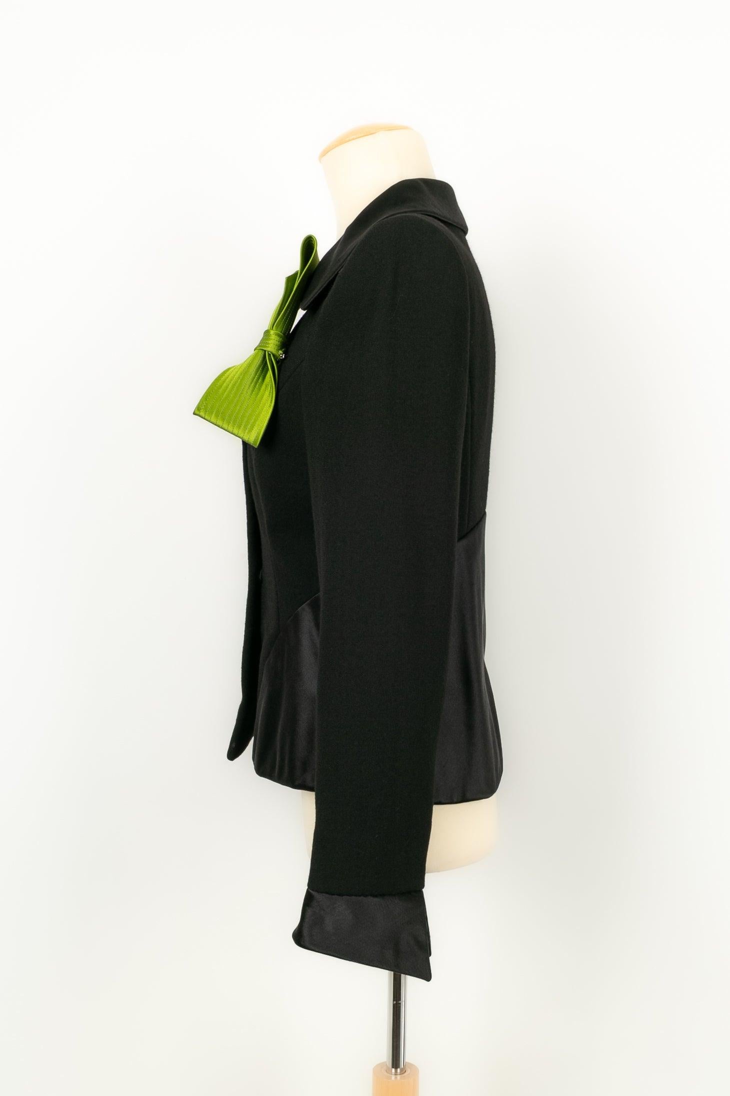 Christian Lacroix Haute Couture Set aus schwarzer Jacke und Brosche im Zustand „Hervorragend“ im Angebot in SAINT-OUEN-SUR-SEINE, FR