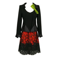 Christian Lacroix Haute Couture Set aus schwarzer Jacke und Brosche