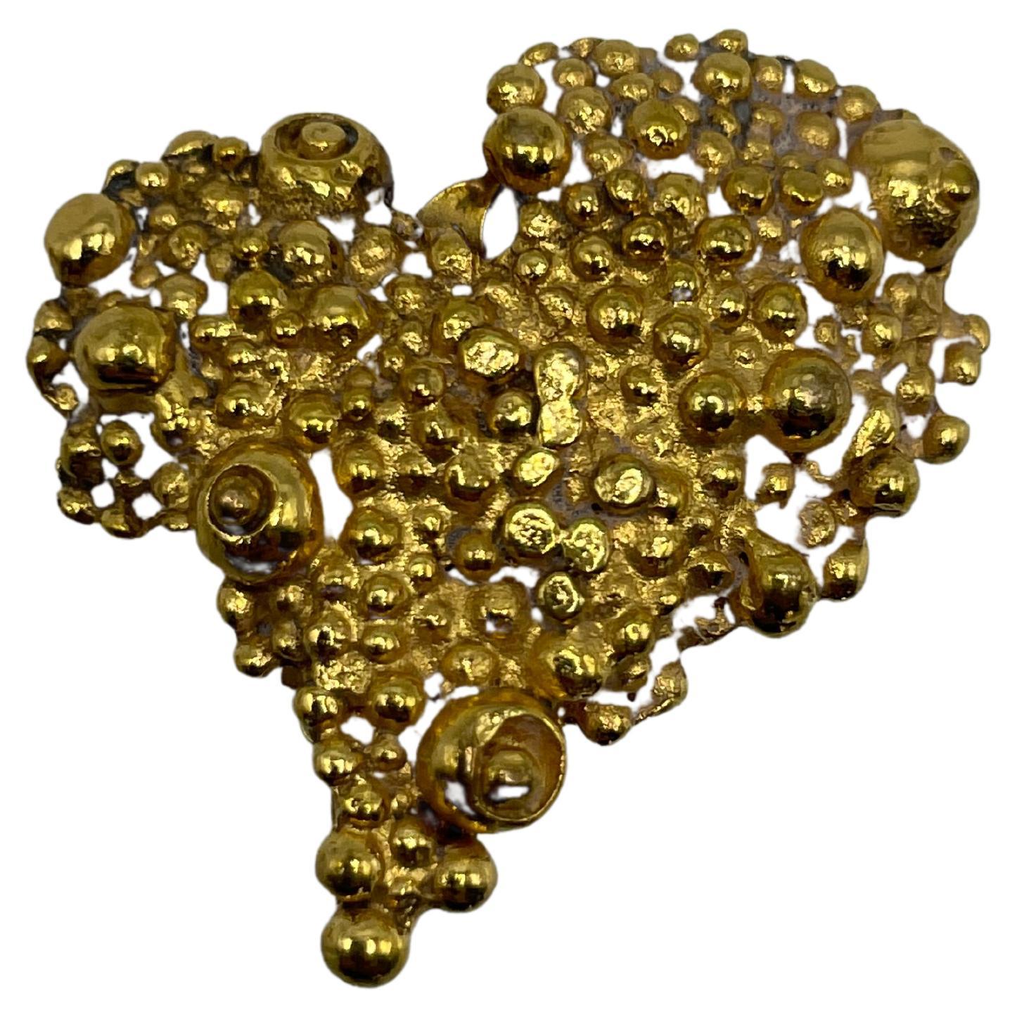 Christian Lacroix Heart Shaped Gold Toned Clip-On Earrings In Good Condition For Sale In Palm Beach, FL