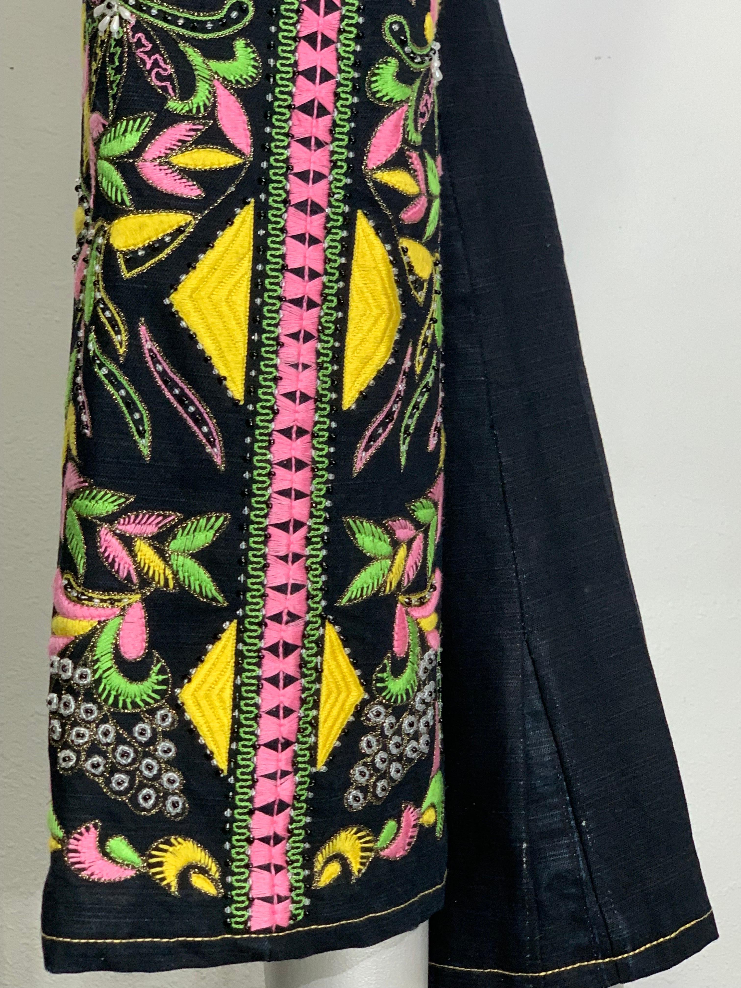 Christian Lacroix Vaqueros vaqueros desgastados Bootleg con grandes bordados y cuentas en venta 6