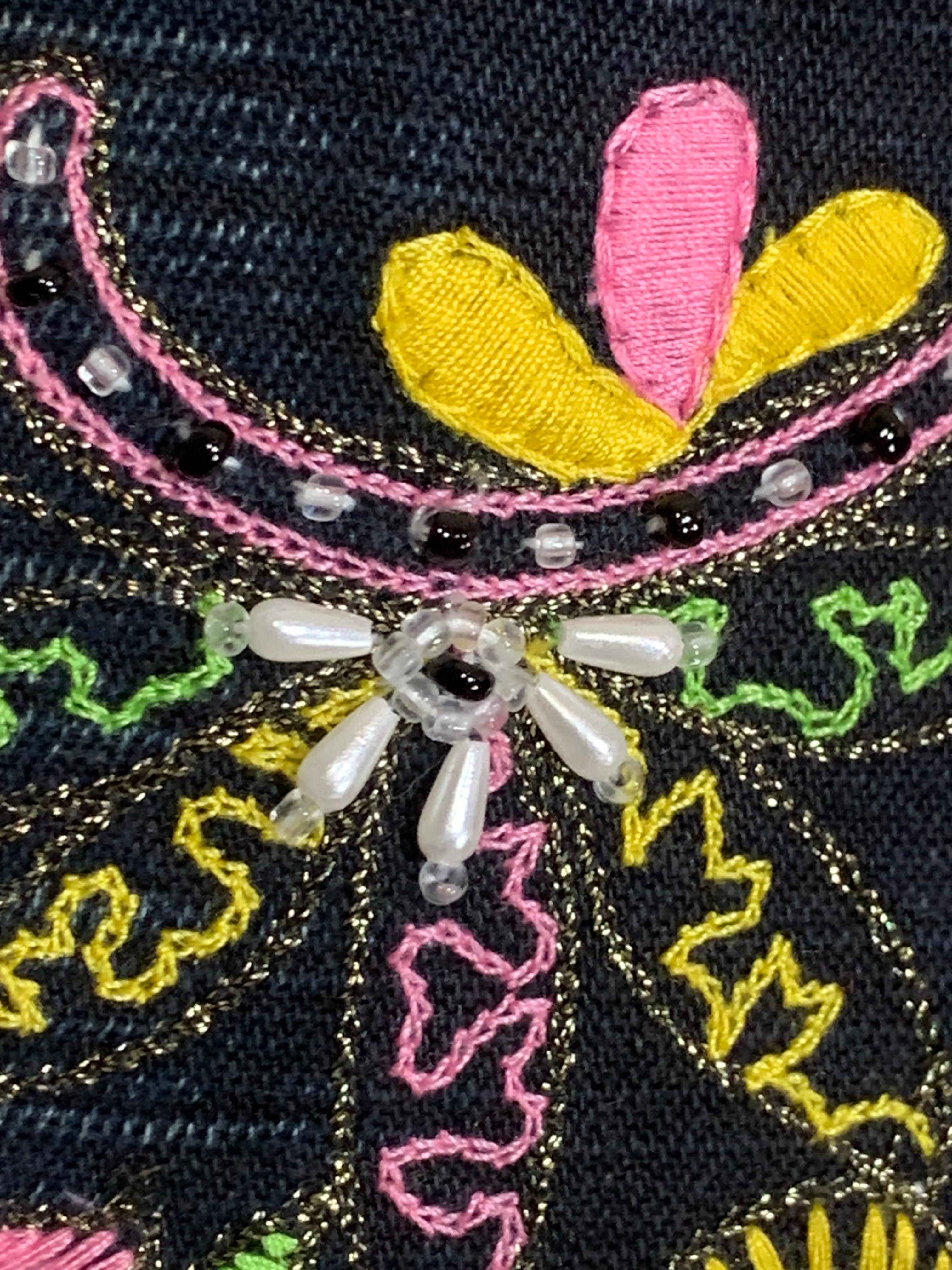 Christian Lacroix Vaqueros vaqueros desgastados Bootleg con grandes bordados y cuentas en venta 7