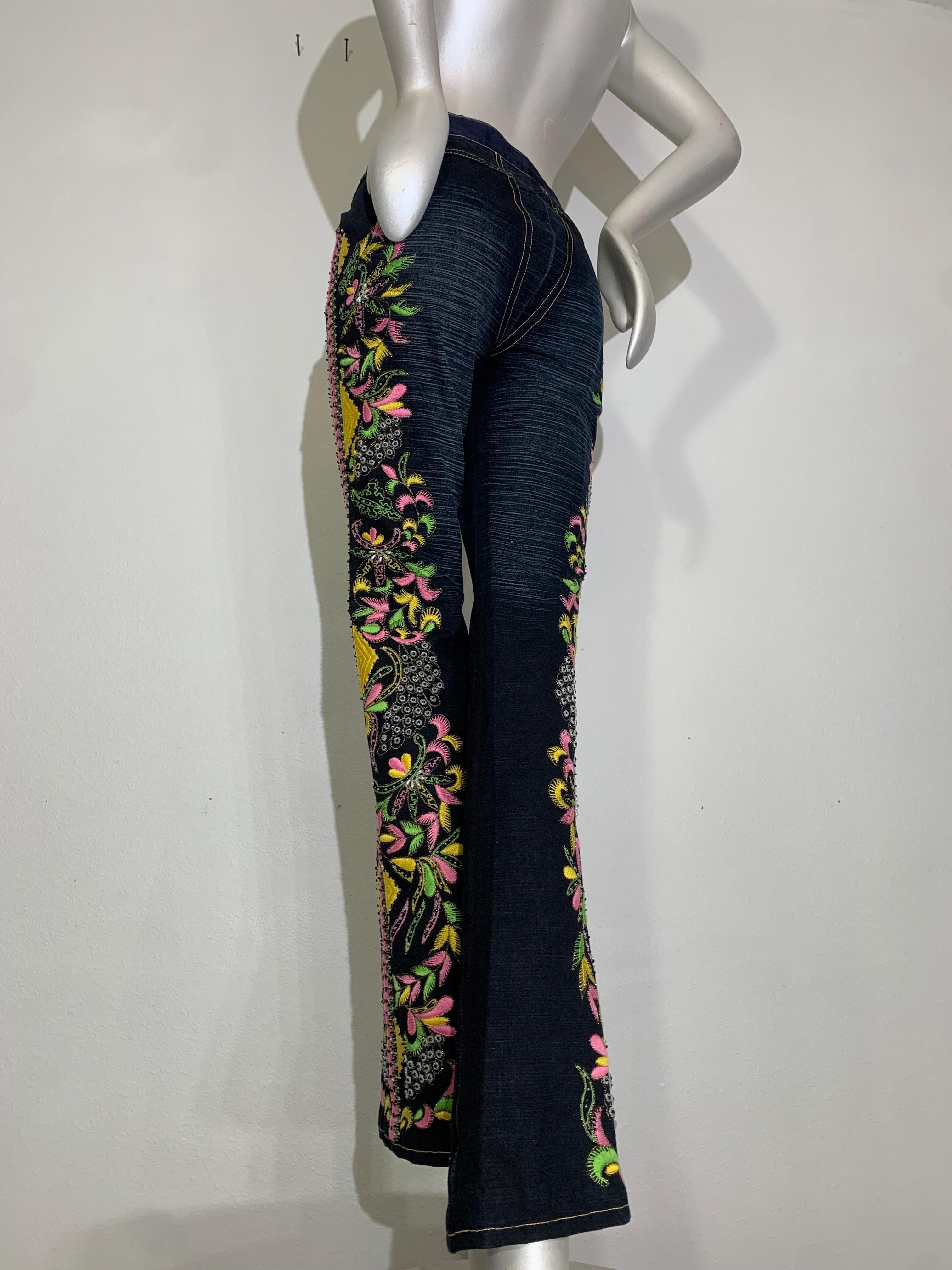 Christian Lacroix Vaqueros vaqueros desgastados Bootleg con grandes bordados y cuentas en venta 8