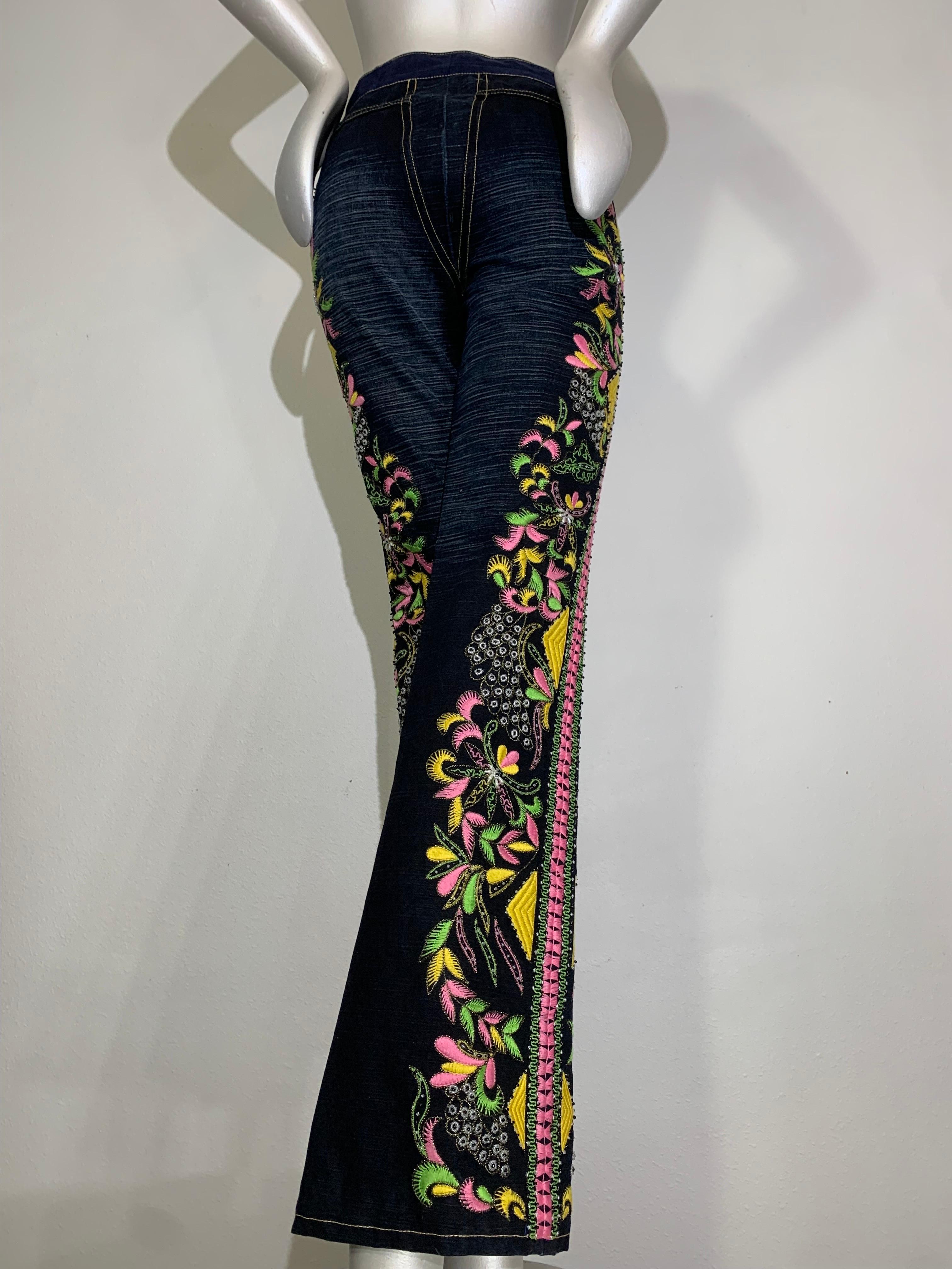 Christian Lacroix Vaqueros vaqueros desgastados Bootleg con grandes bordados y cuentas en venta 9