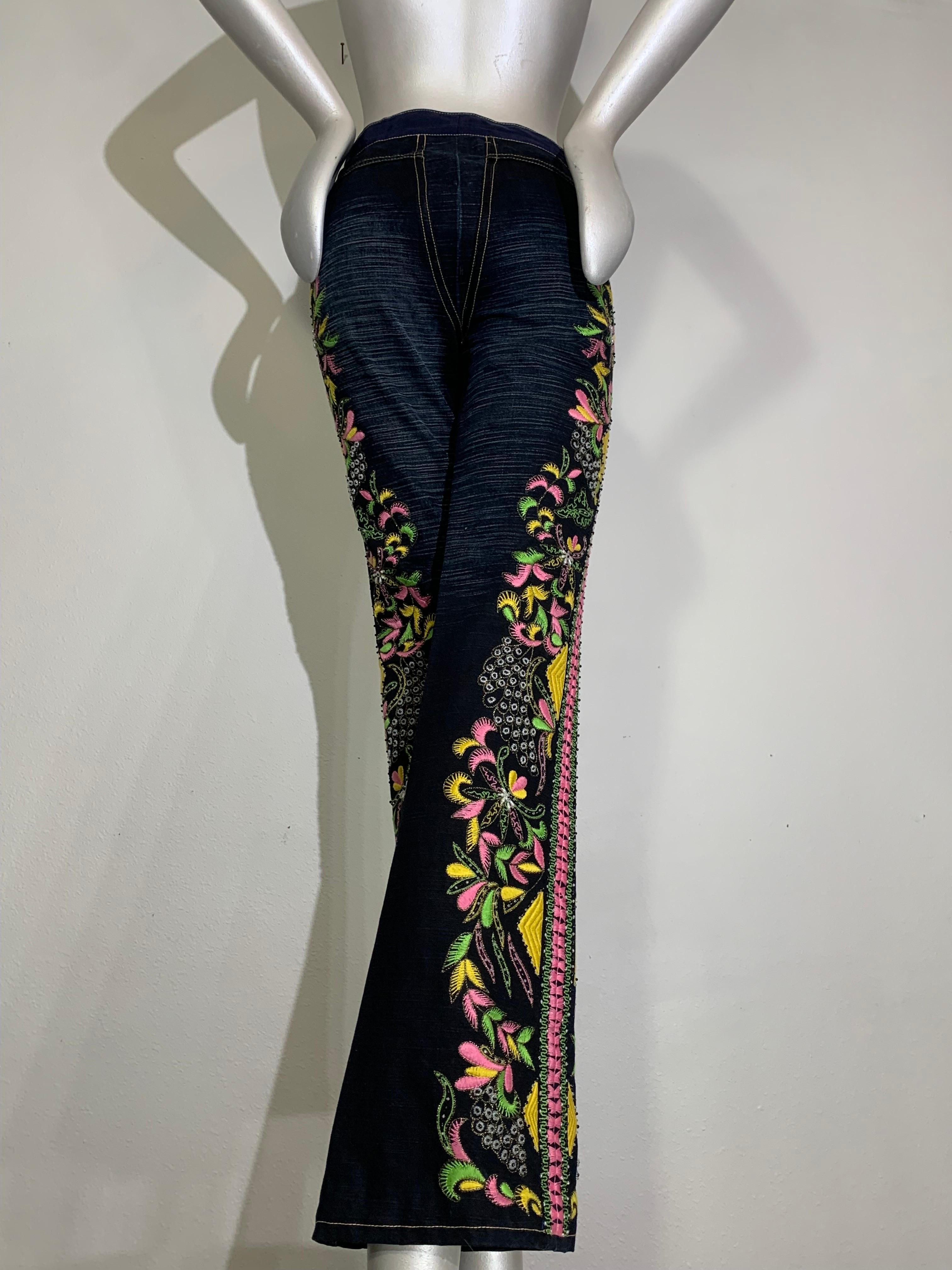 Christian Lacroix Vaqueros vaqueros desgastados Bootleg con grandes bordados y cuentas en venta 10