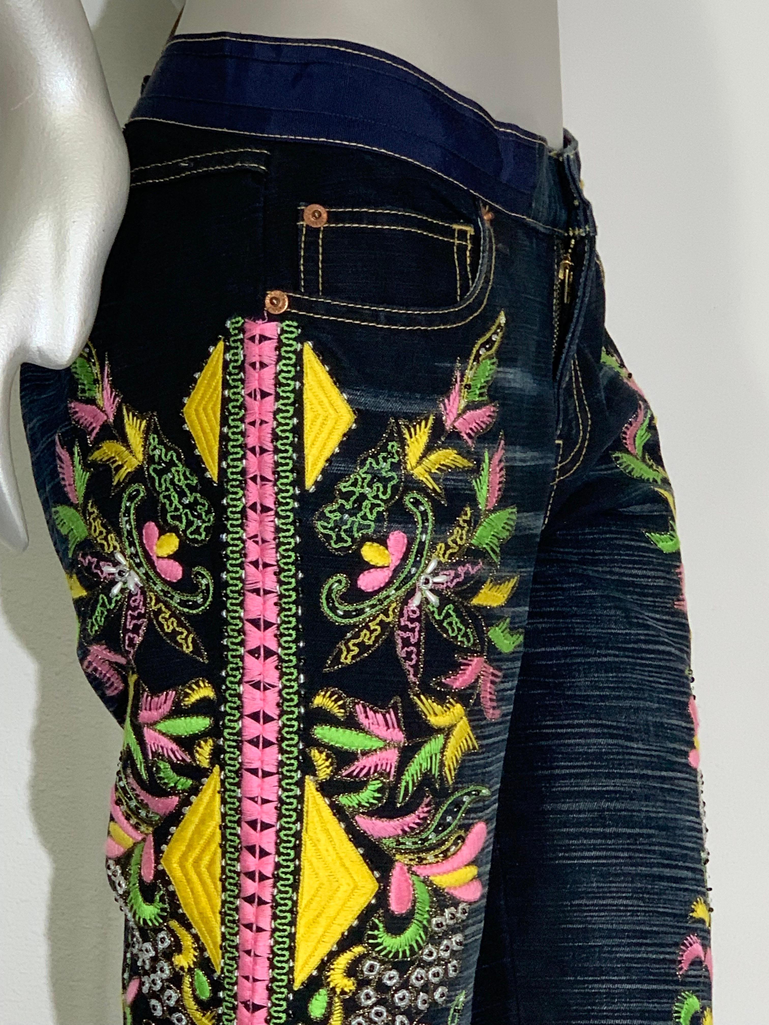 De las mujeres Christian Lacroix Vaqueros vaqueros desgastados Bootleg con grandes bordados y cuentas en venta