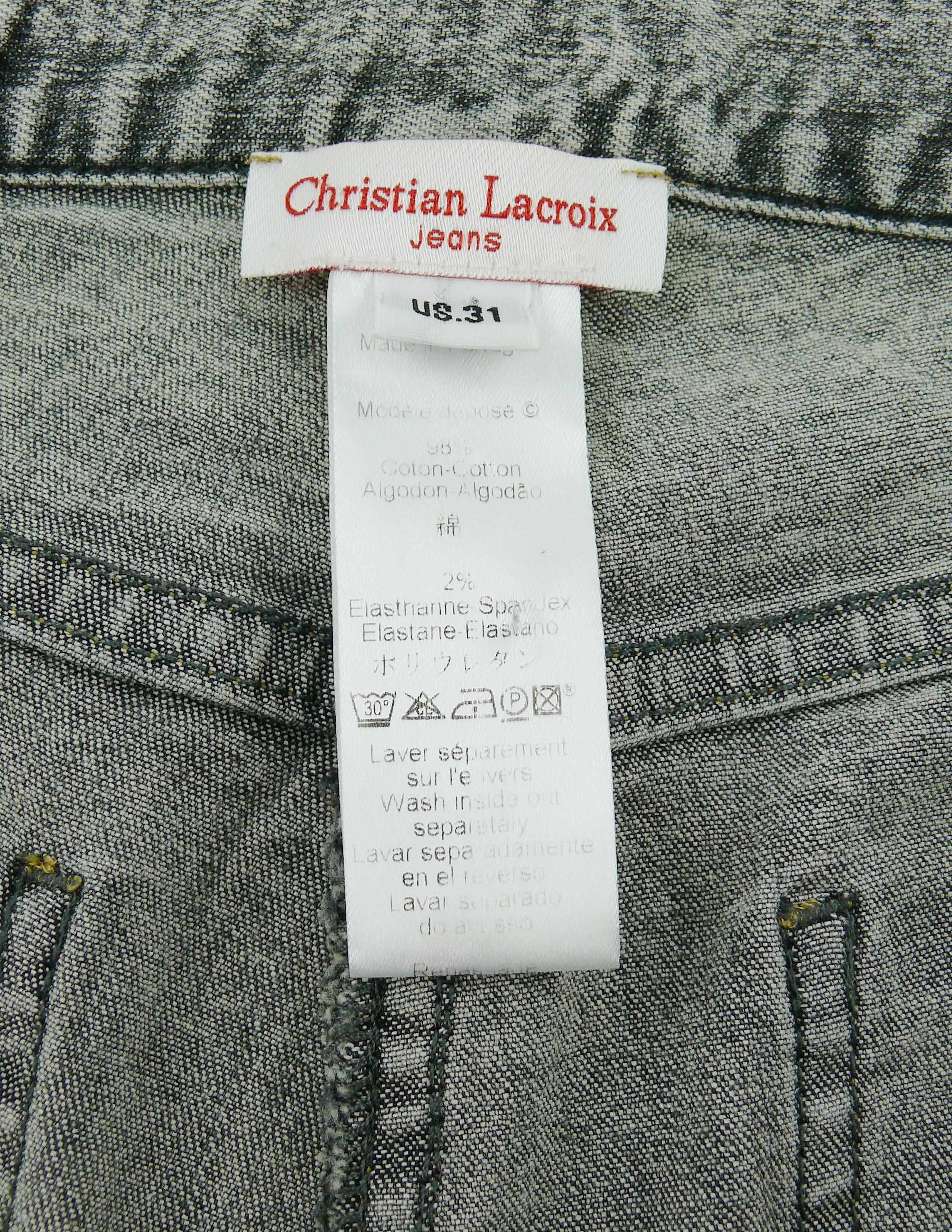 Christian Lacroix Jeans Veste et pantalon vintage brodés en denim en forme de cœur en vente 5
