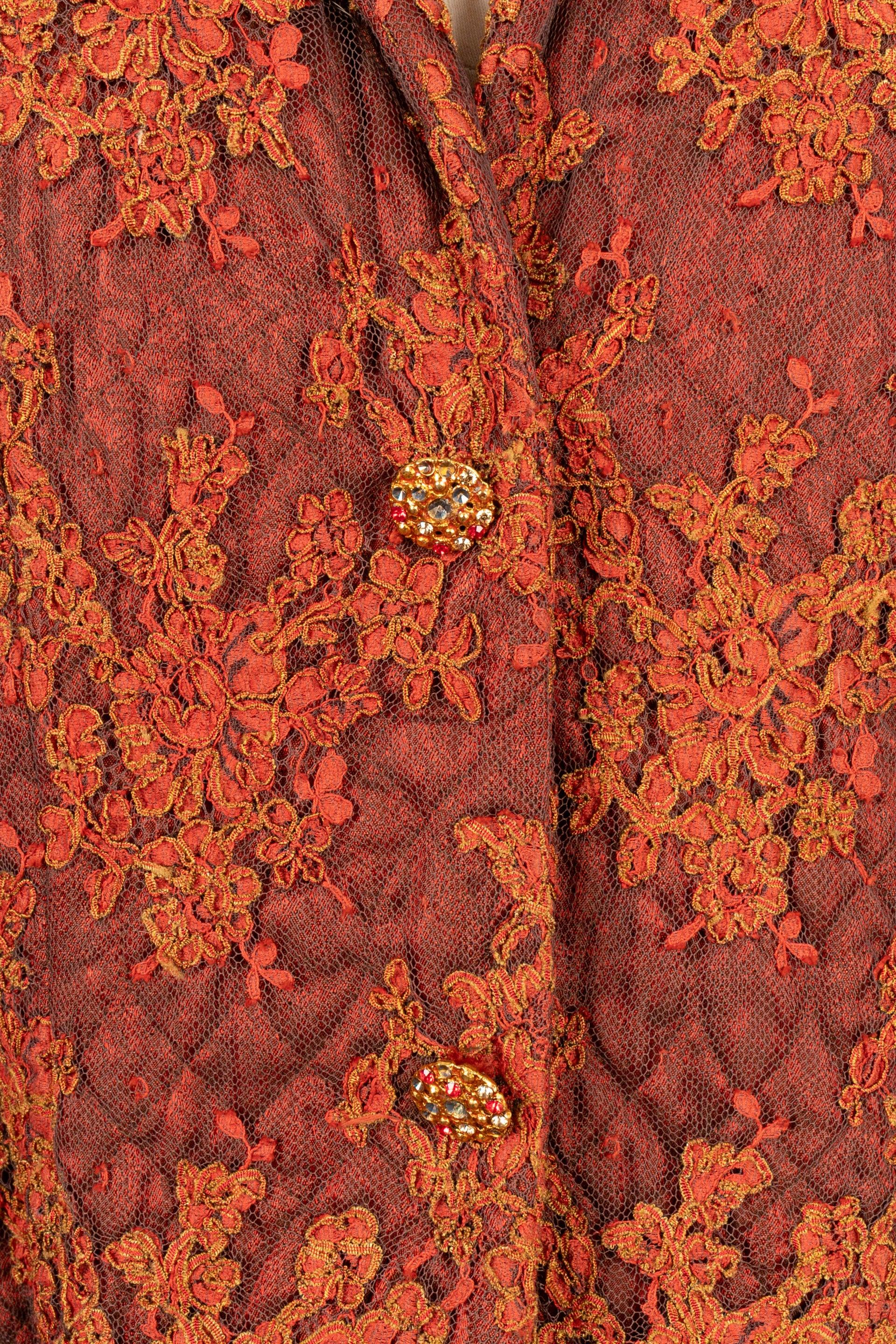Christian Lacroix veste en dentelle et tissu dans les tons rouge/ruse en vente 1