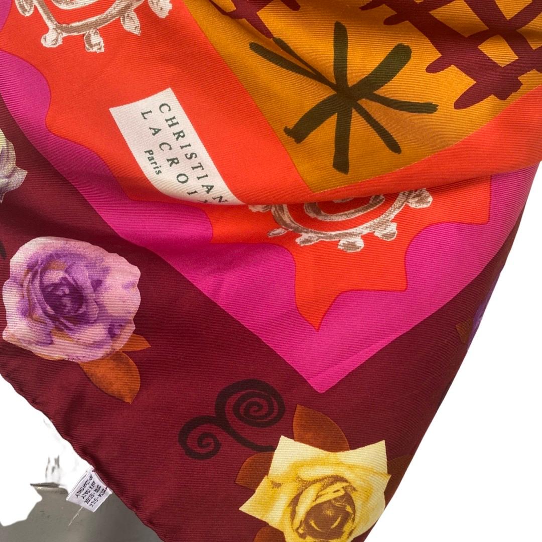 Christian Lacroix - Écharpe en soie rose et rouge « Art Roses », de couleur vive en vente 2
