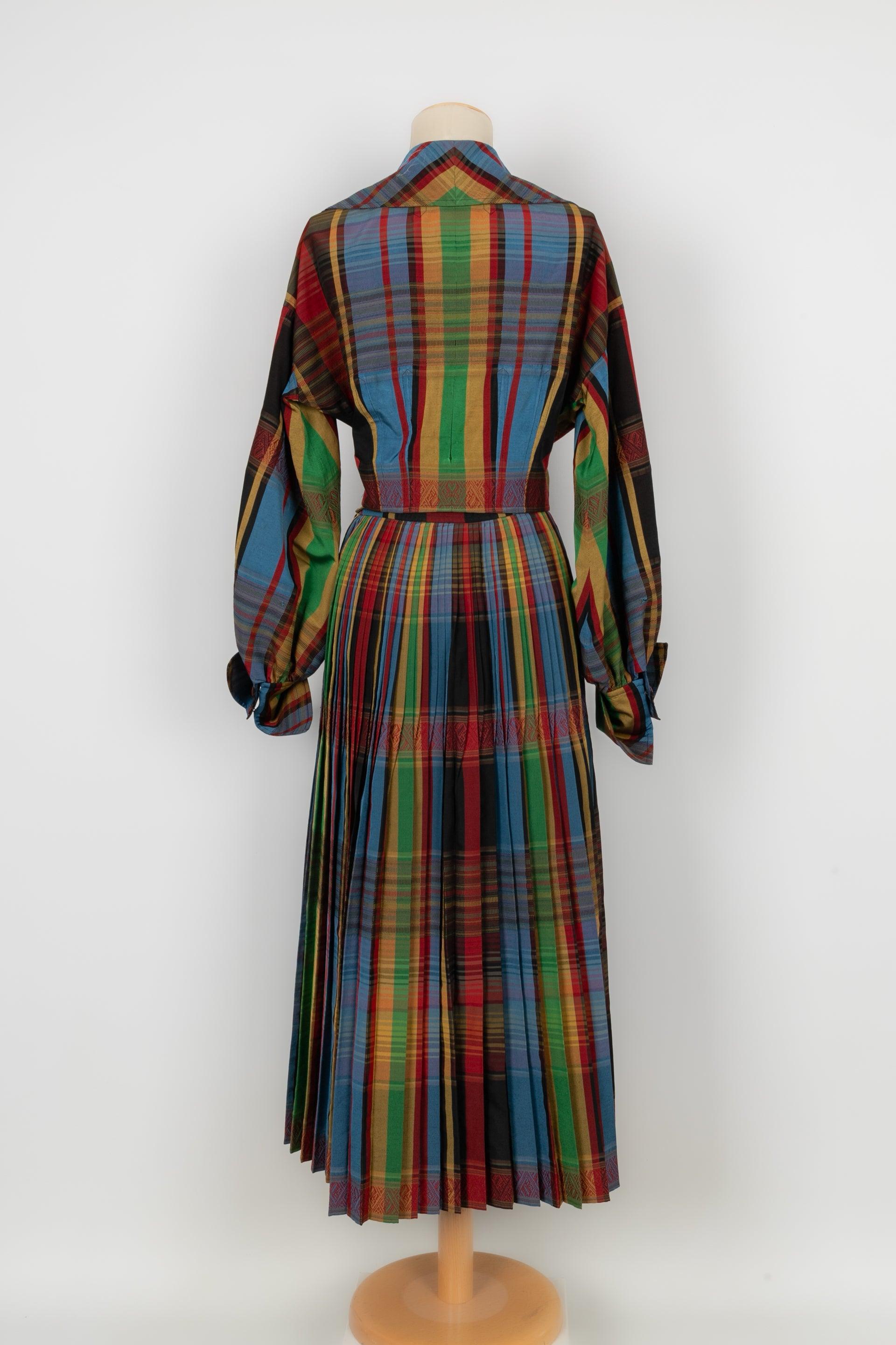 Ensemble en soie multicolore de Christian Lacroix composé d'une chemise et d'une jupe Excellent état - En vente à SAINT-OUEN-SUR-SEINE, FR