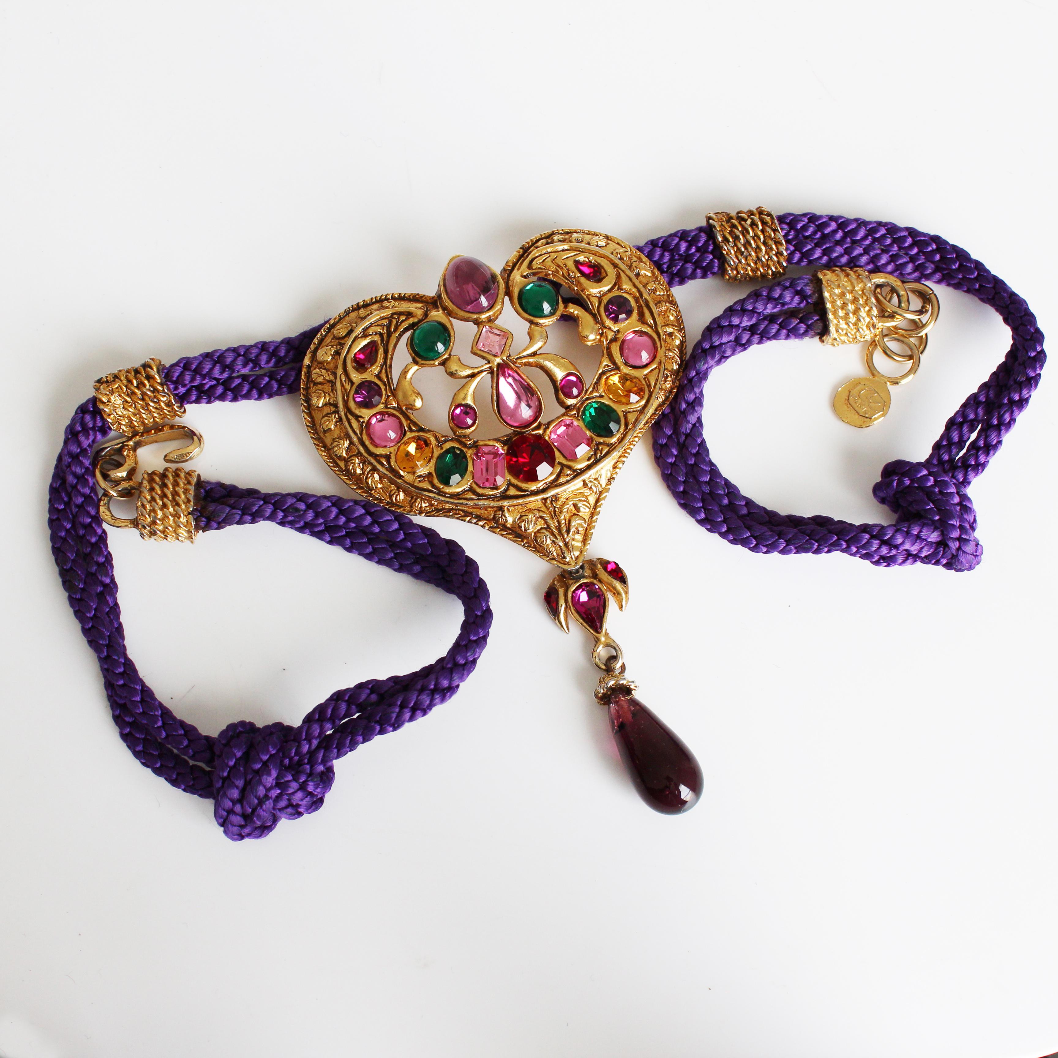Christian Lacroix Collana con ciondolo a forma di cuore di grandi dimensioni con cabochon di vetro Raro In condizioni buone in vendita a Port Saint Lucie, FL