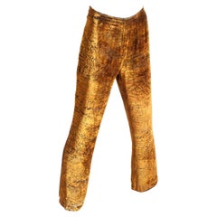 Pantalon Christian Lacroix Bazar imprimé d'écriture à la main en velours doré vintage des années 90 Taille 40