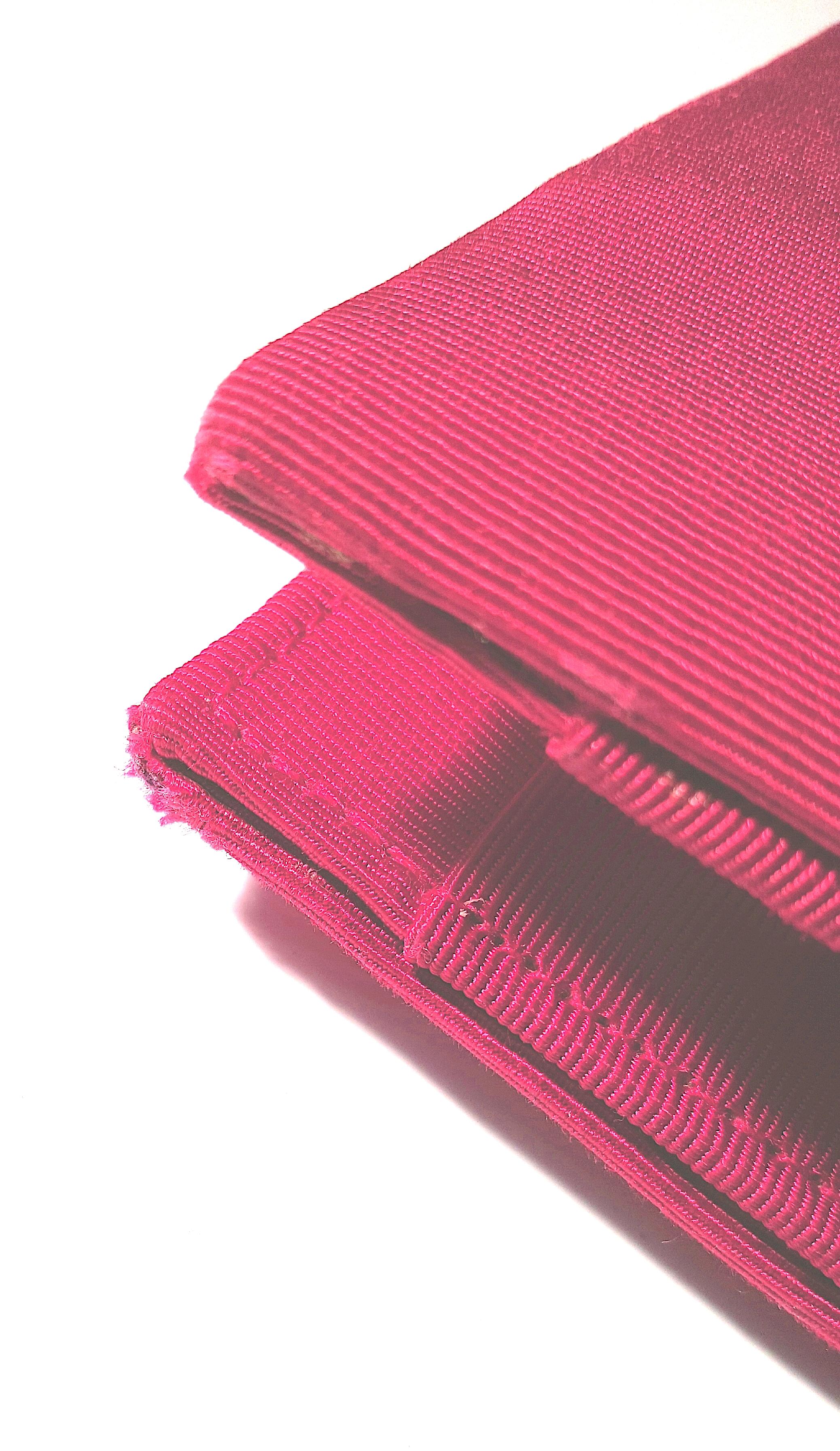 Couture ChristianLacroixParis Abendtasche aus rosa Seide mit CL-Stickerei und doppeltem Bügelgriff im Angebot 13