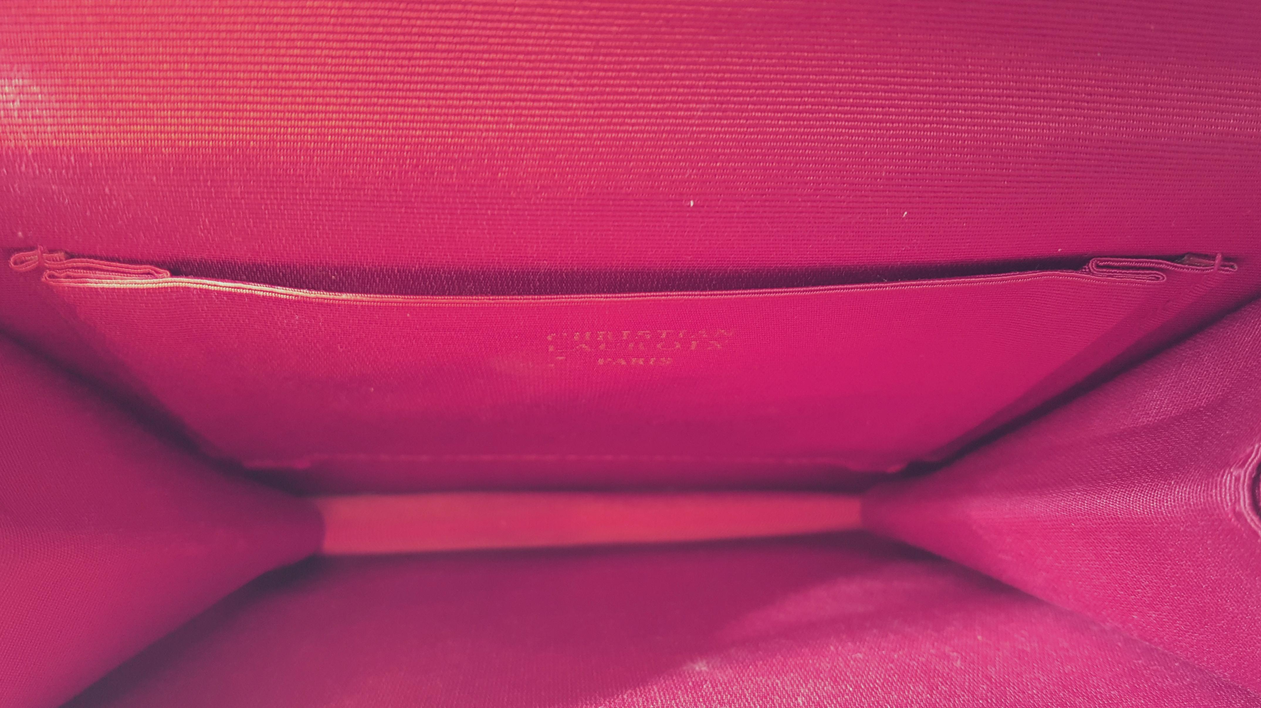 Couture ChristianLacroixParis Abendtasche aus rosa Seide mit CL-Stickerei und doppeltem Bügelgriff im Angebot 3