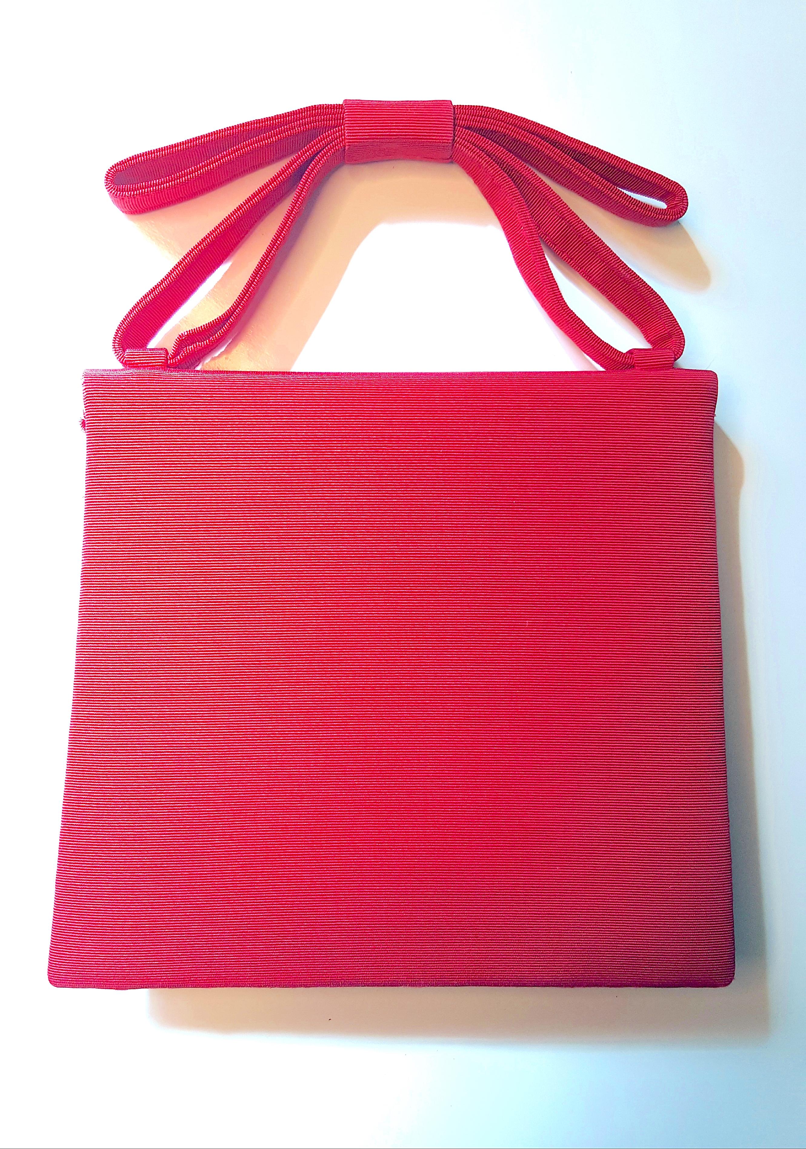 Couture ChristianLacroixParis Abendtasche aus rosa Seide mit CL-Stickerei und doppeltem Bügelgriff im Angebot 4