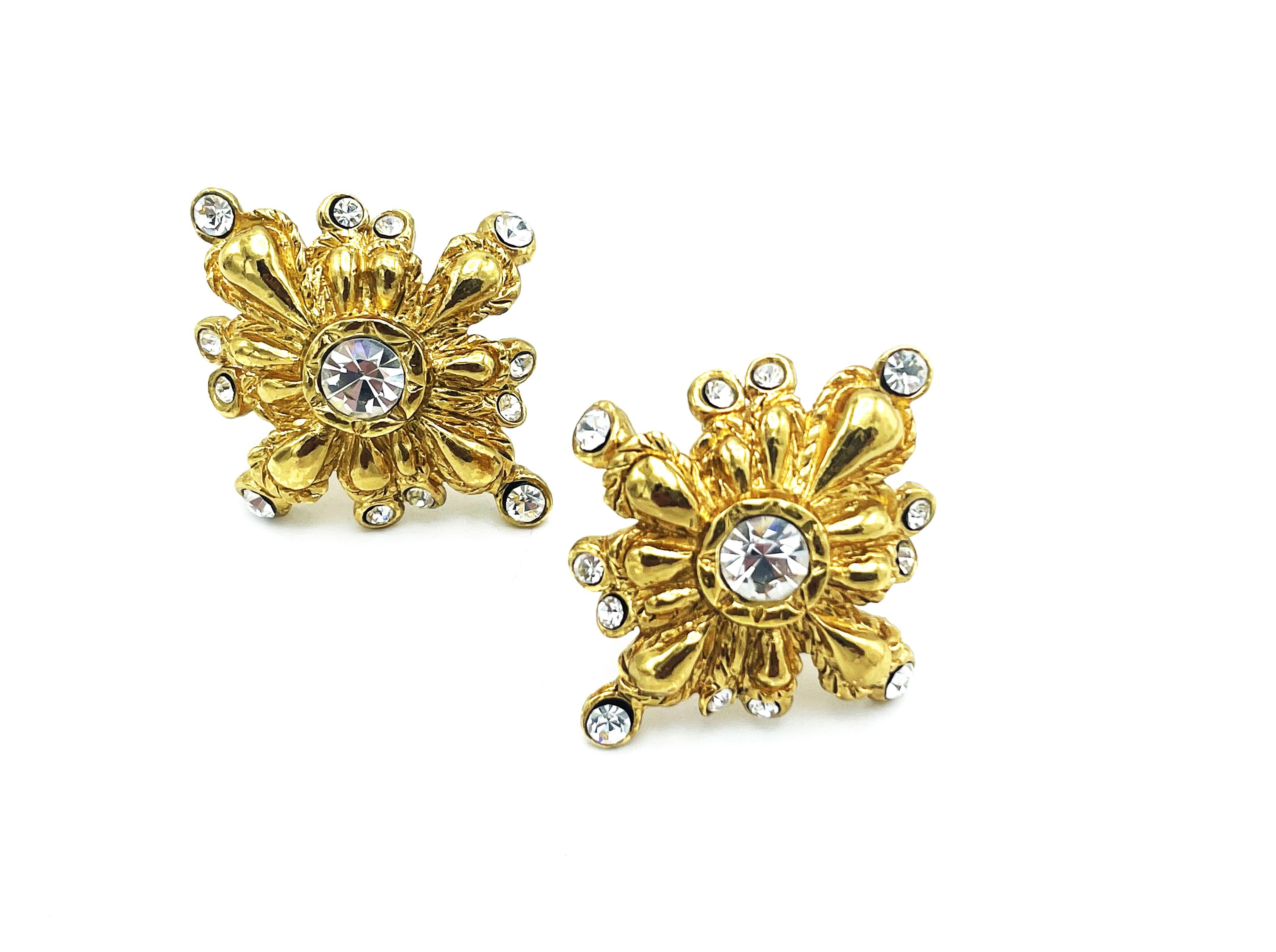 Baguette Cut Christian Lacroix Paris clip-on earring, star shaped, gold plated, 1980/90s For Sale