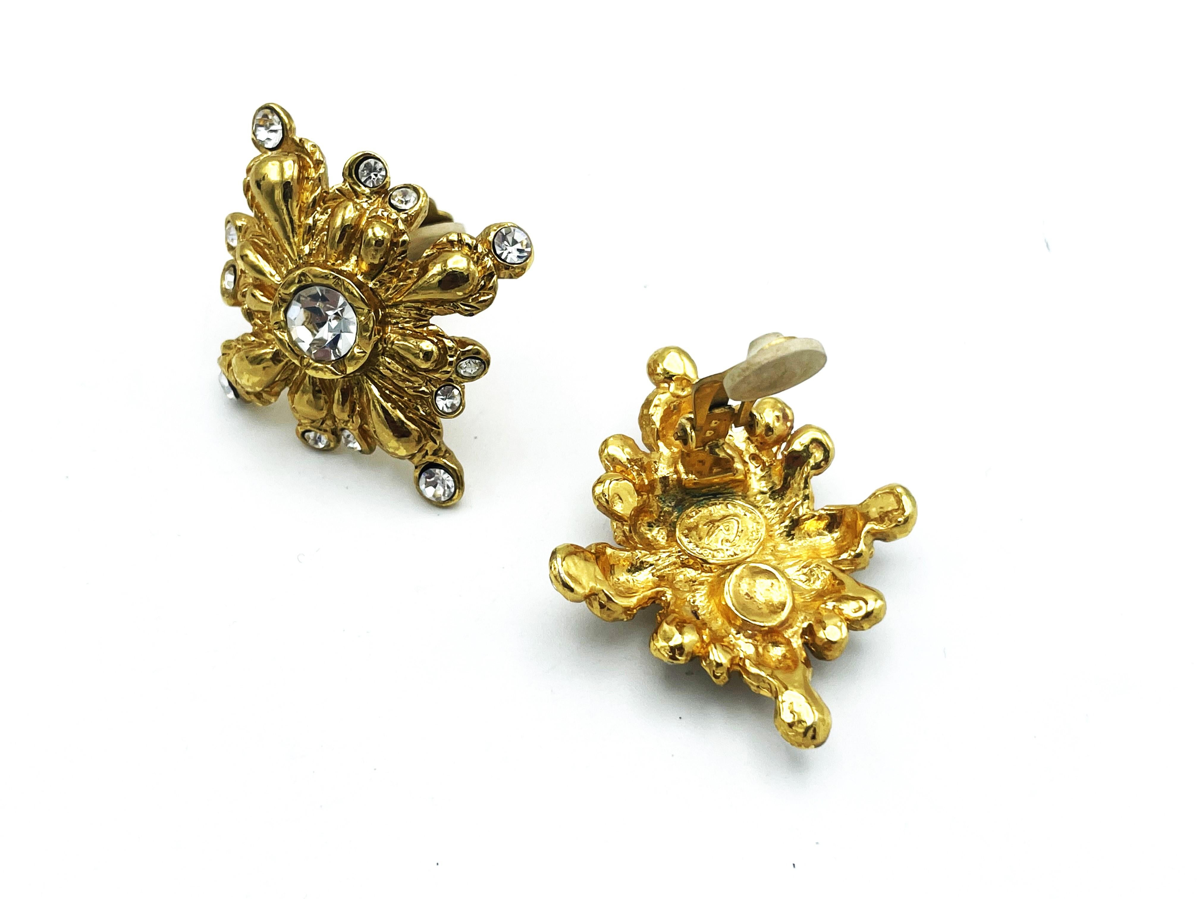 Women's Christian Lacroix Paris clip-on earring, star shaped, gold plated, 1980/90s For Sale
