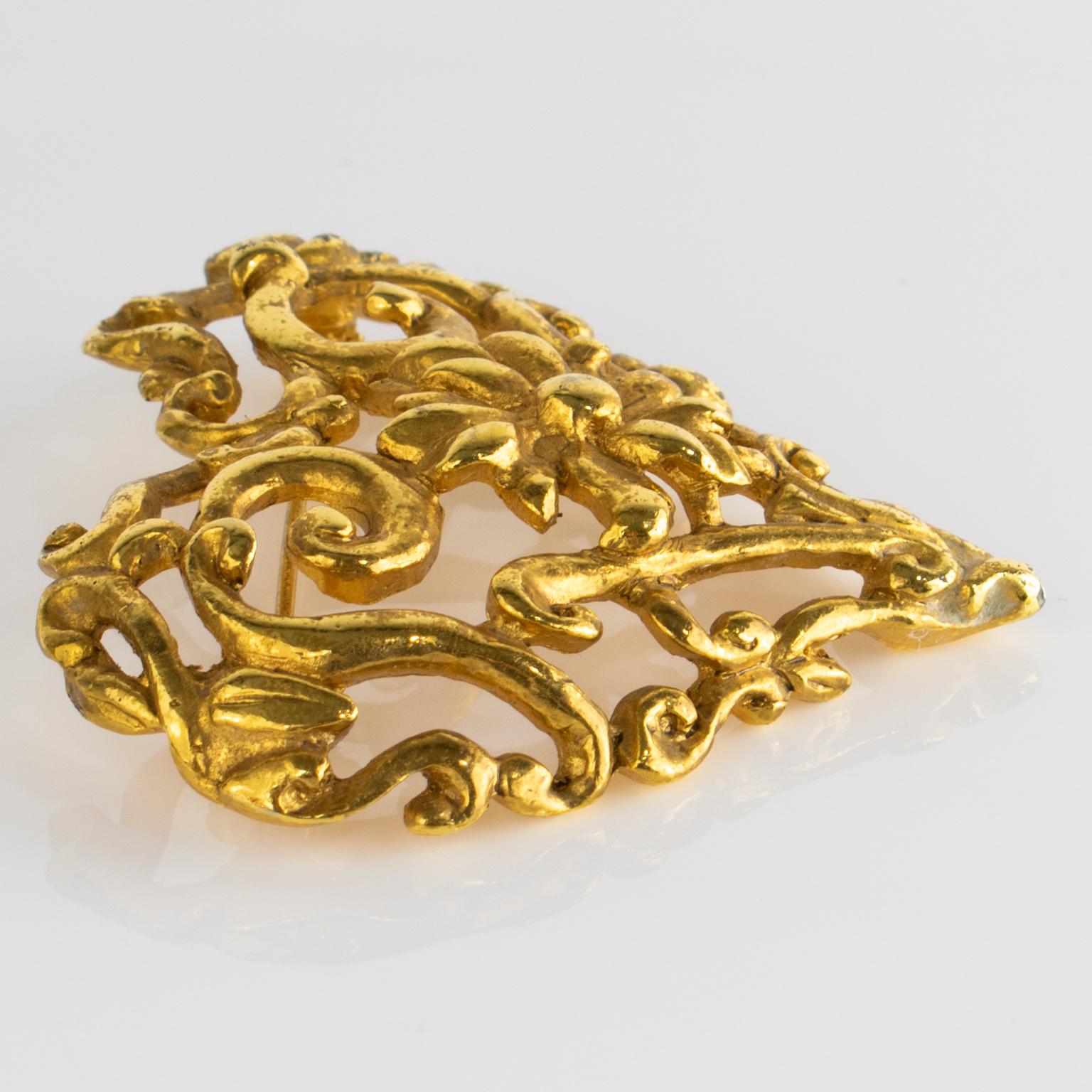 Christian Lacroix Paris Broche cœur baroque en métal doré en vente 3
