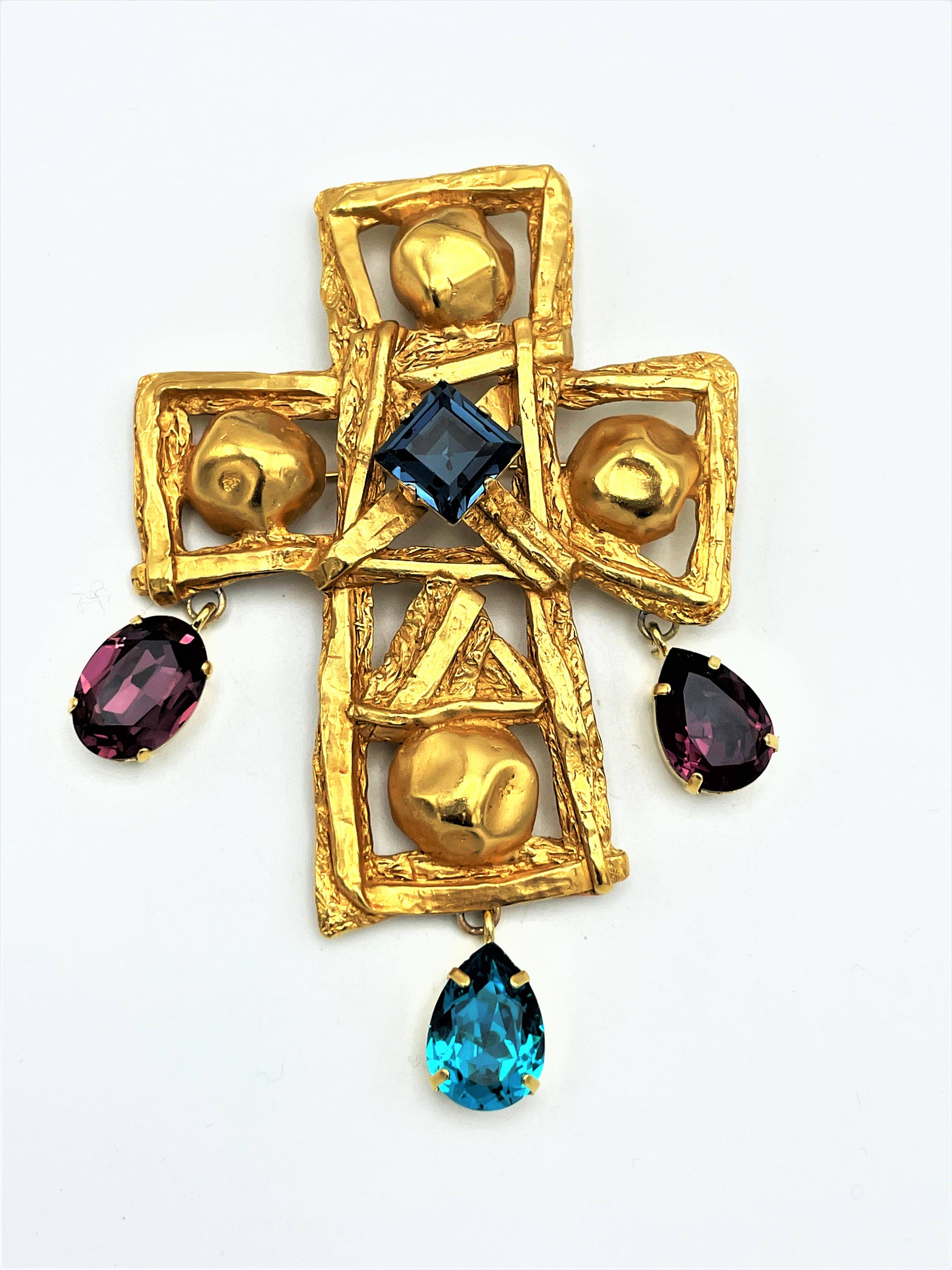 CHRISTIAN LACROIX PARIS, collar con broche de cruz amovible, con brillantitos en venta 4