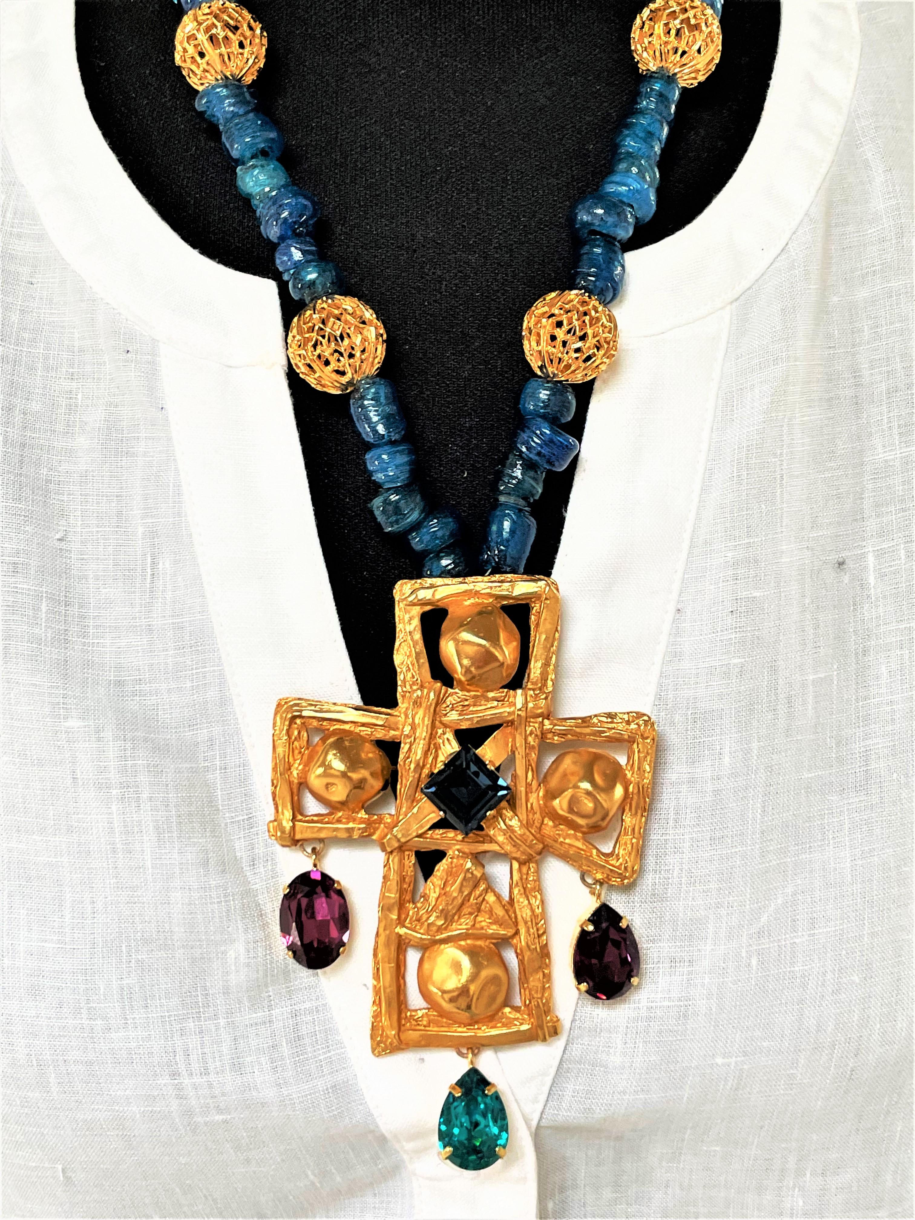 CHRISTIAN LACROIX PARIS, collar con broche de cruz amovible, con brillantitos Corte mixto en venta