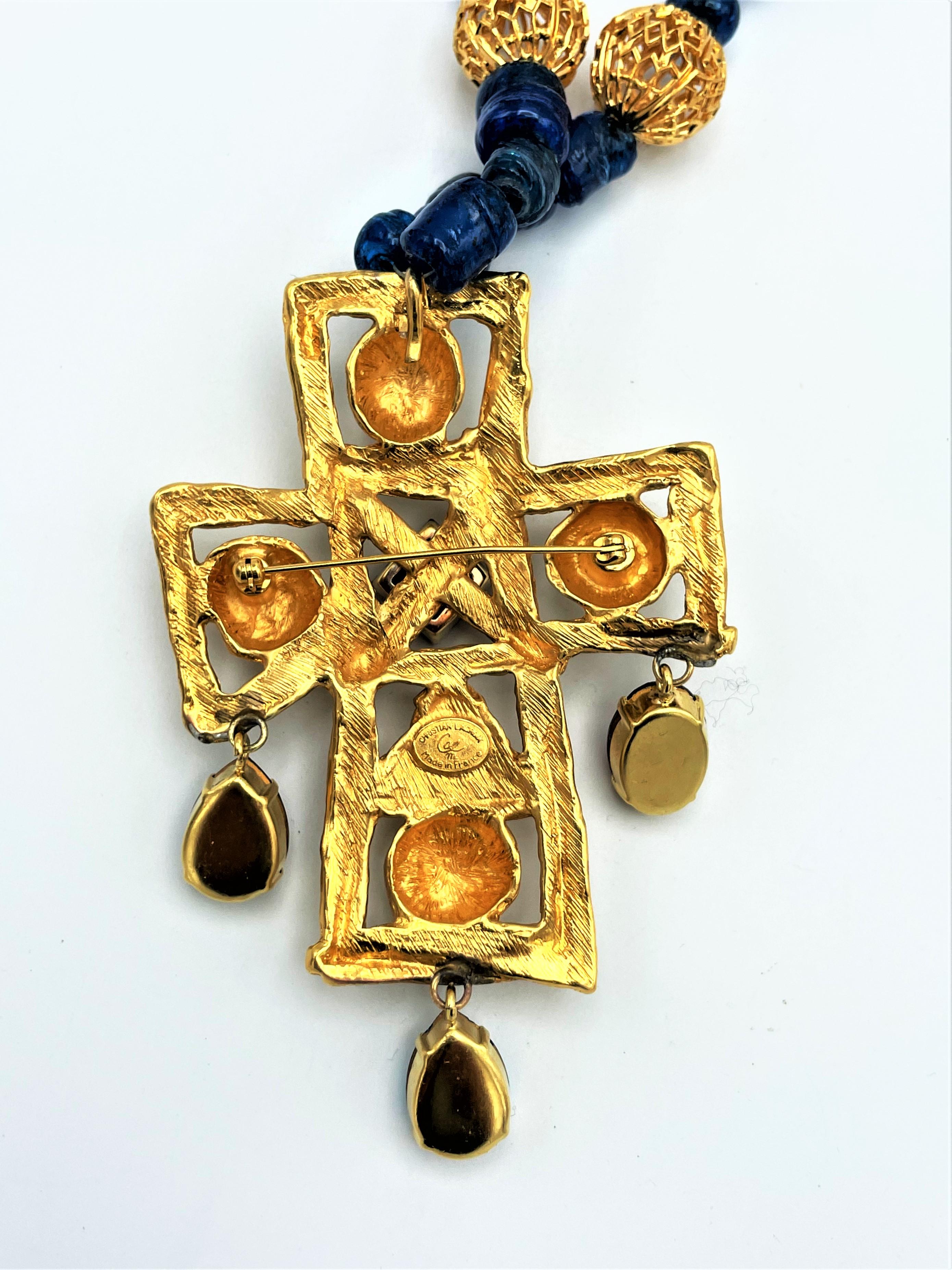 CHRISTIAN LACROIX PARIS, collar con broche de cruz amovible, con brillantitos en venta 3