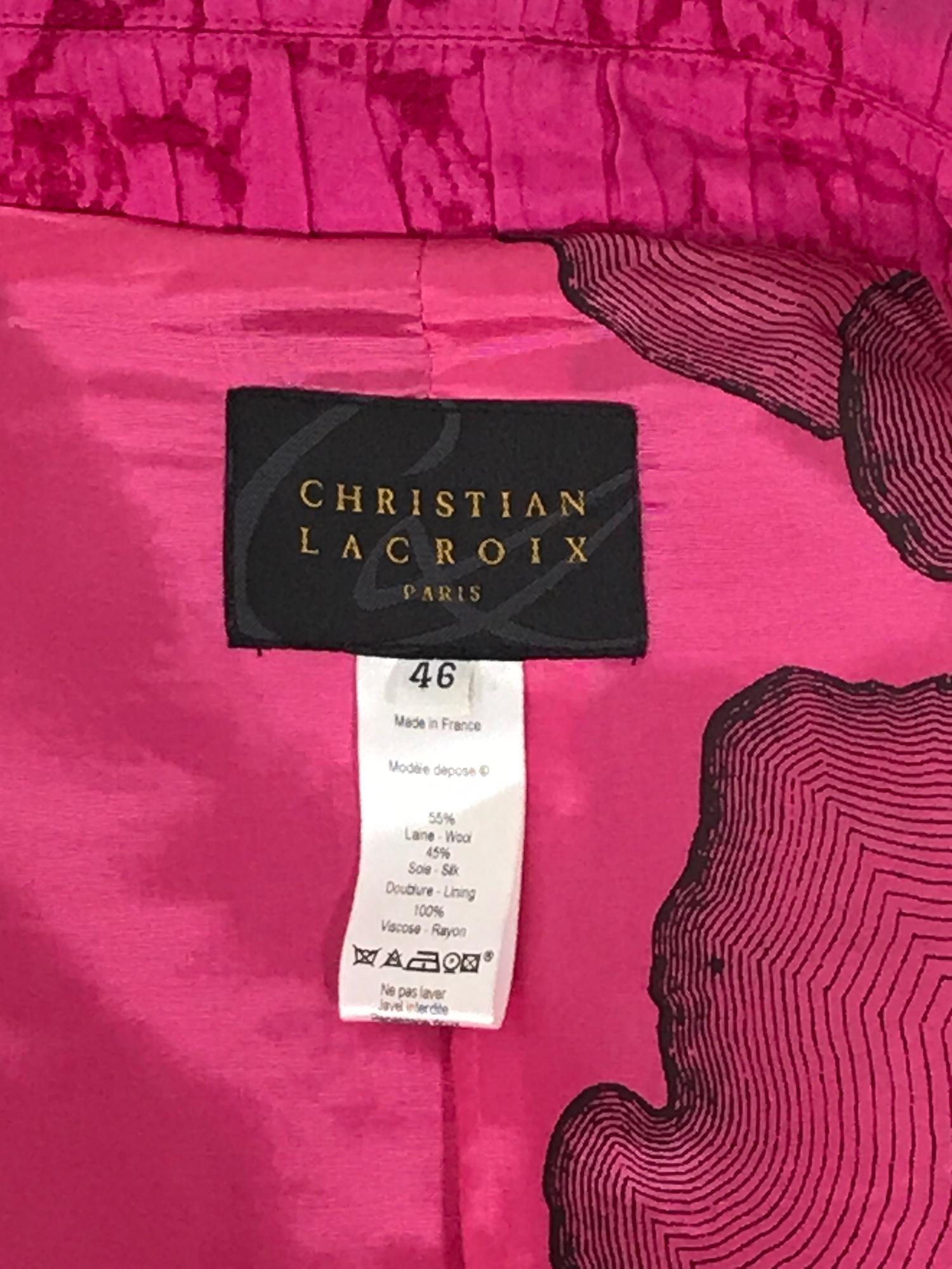Christian Lacroix - Tailleur jupe rose avec appliques en soie brodées, années 1990 en vente 9