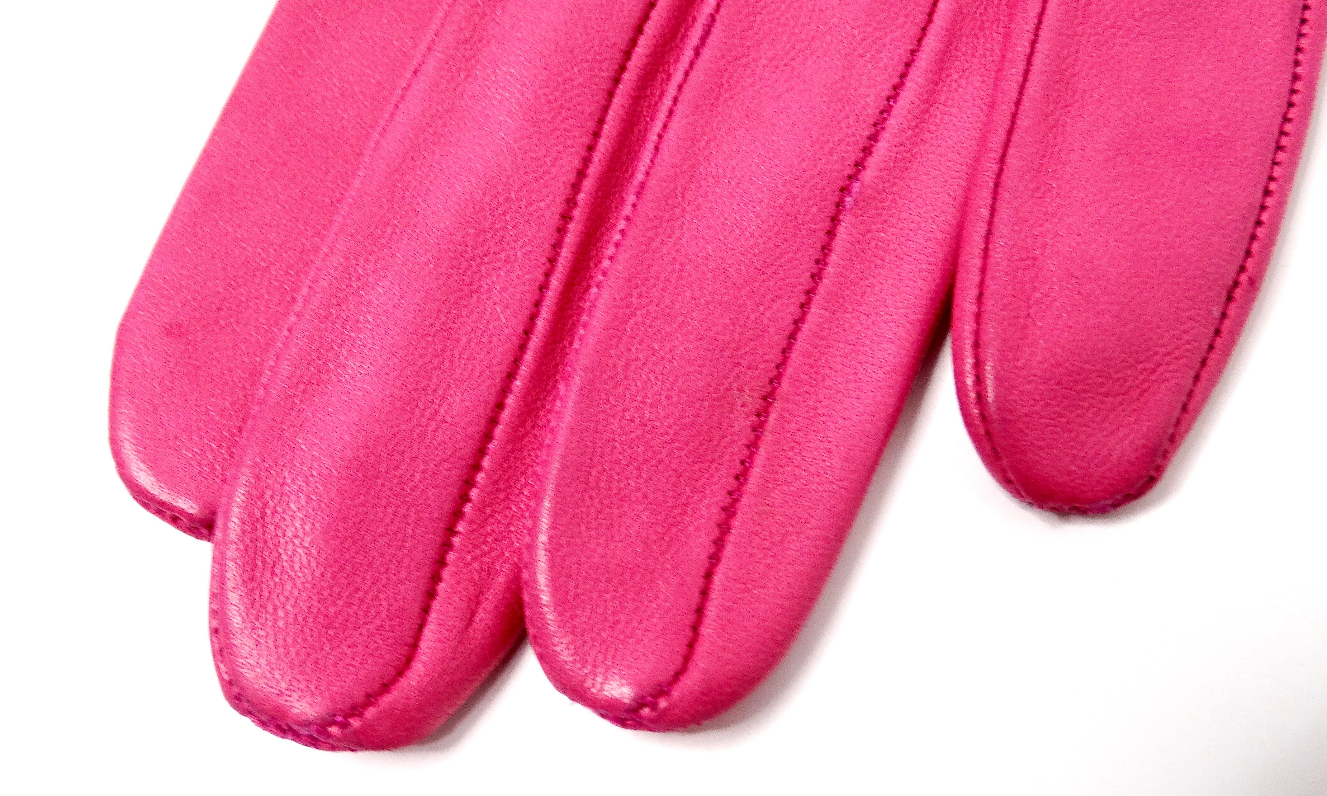 Rouge Christian Lacroix Gants en cuir brodé rose et rouge, circa 1990 en vente