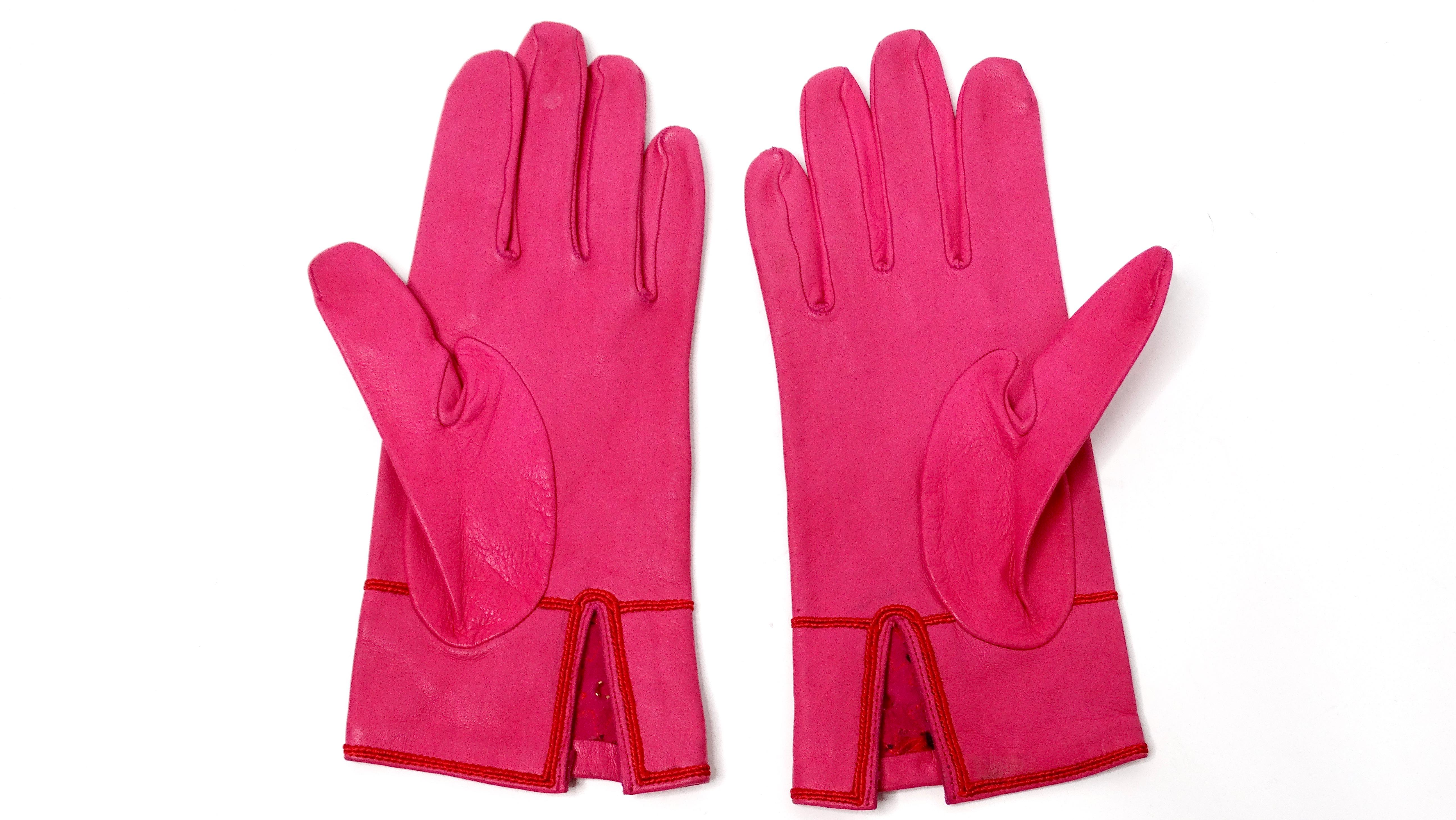 Christian Lacroix Gants en cuir brodé rose et rouge, circa 1990 Pour femmes en vente