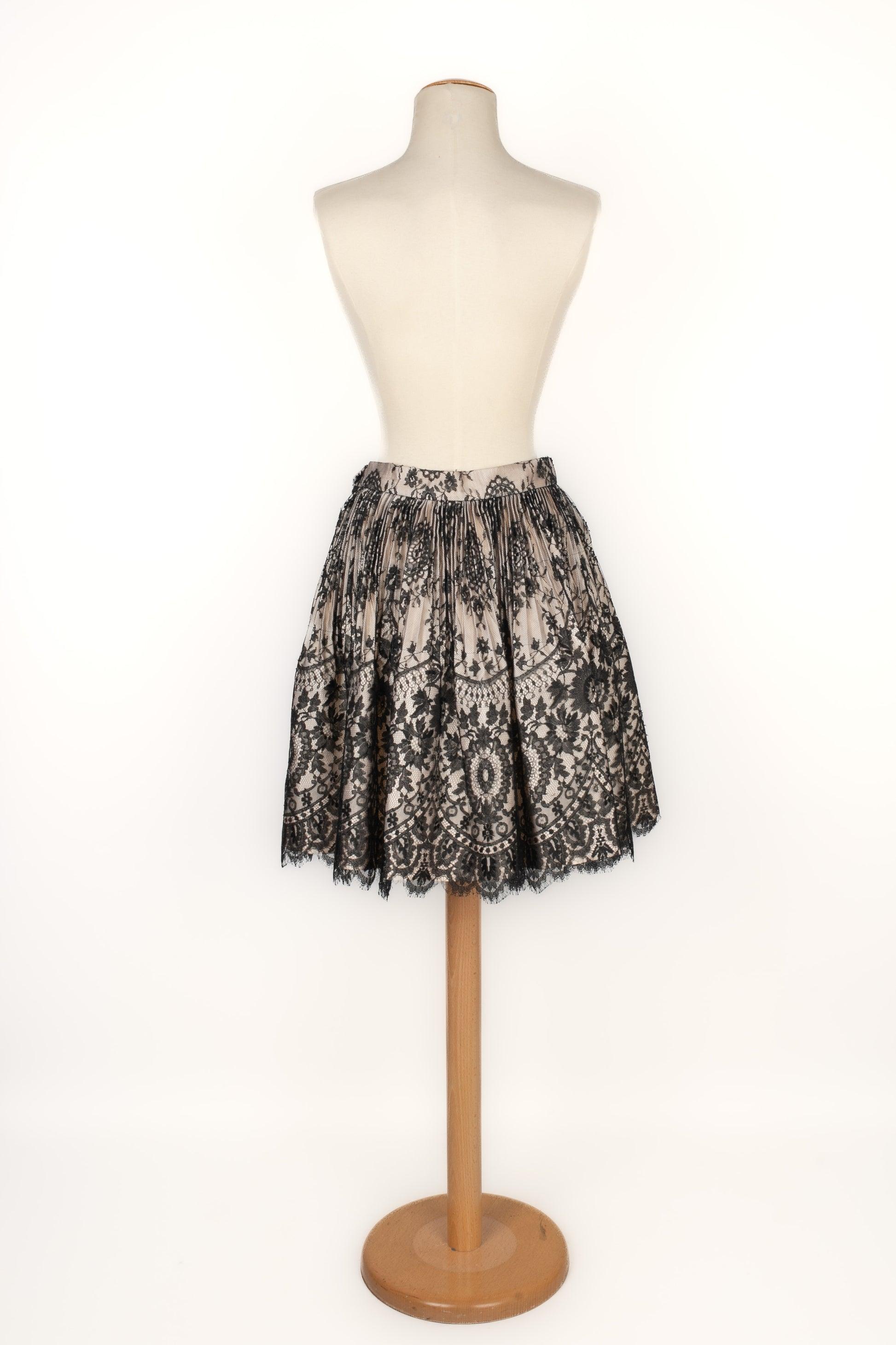 Christian Lacroix Pleated Beige Wild Silk Skirt In Excellent Condition For Sale In SAINT-OUEN-SUR-SEINE, FR
