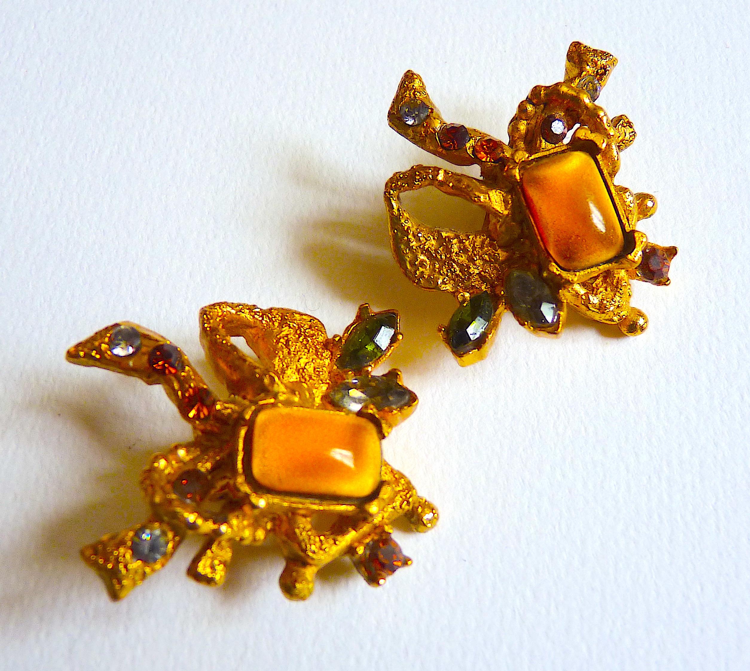 CHRISTIAN LACROIX Poured Glass Clip On Earrings from the 1990s In Excellent Condition For Sale In CHAMPEAUX-SUR-SARTHE, FR