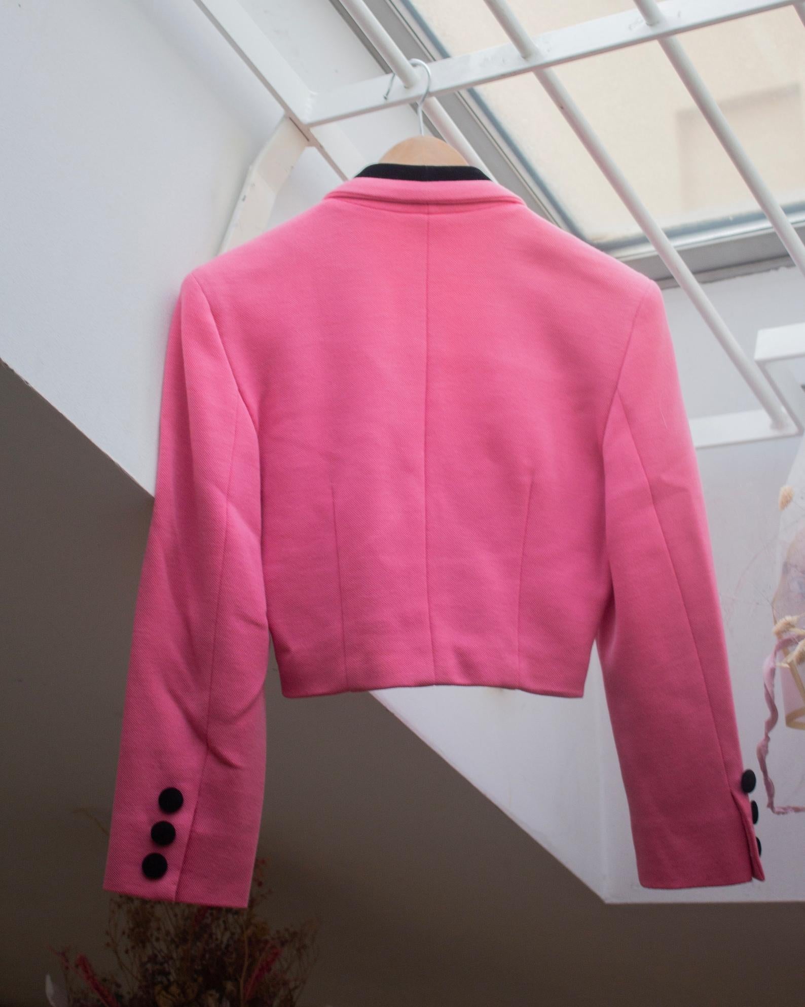 Christian Lacroix Prêt-a-porter early 90's pink wool cropped bolero jacket  In Excellent Condition For Sale In Milano, IT