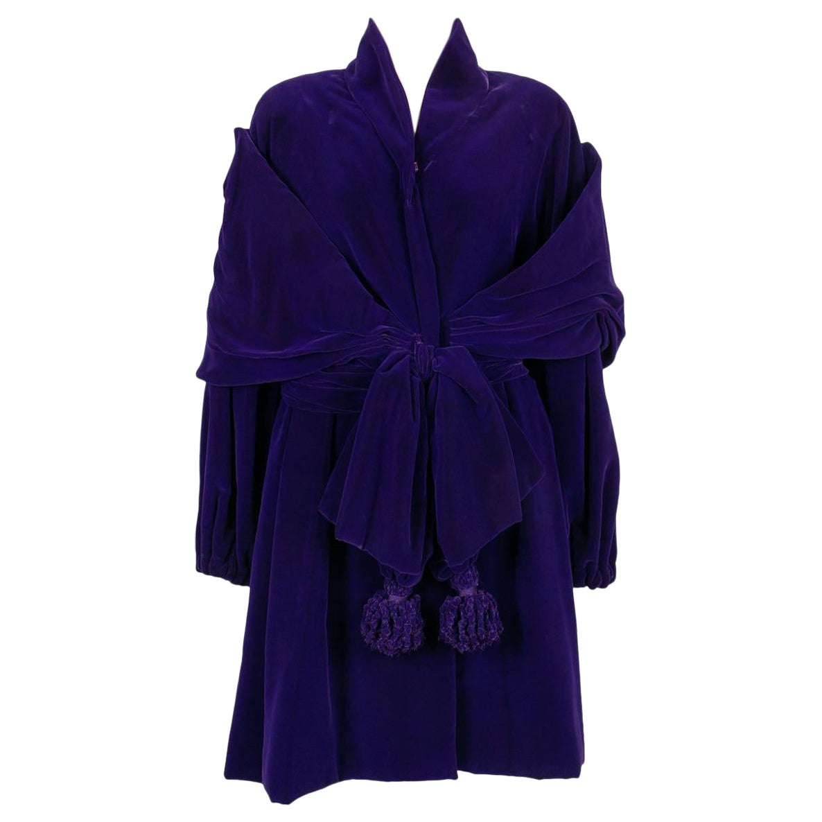 Abrigo de Alta Costura Christian Lacroix de terciopelo de seda morado, talla 44FR