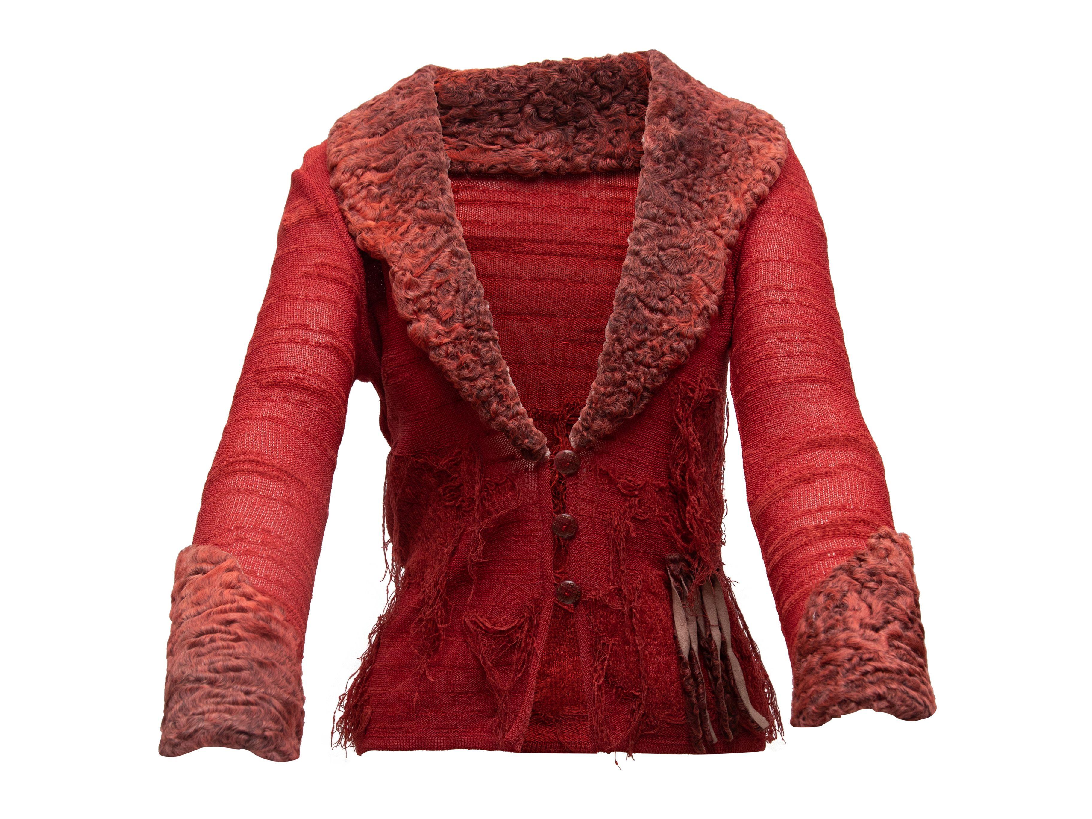 Christian Lacroix Rote Strickjacke mit Lammfellbesatz im Used-Look (Braun)