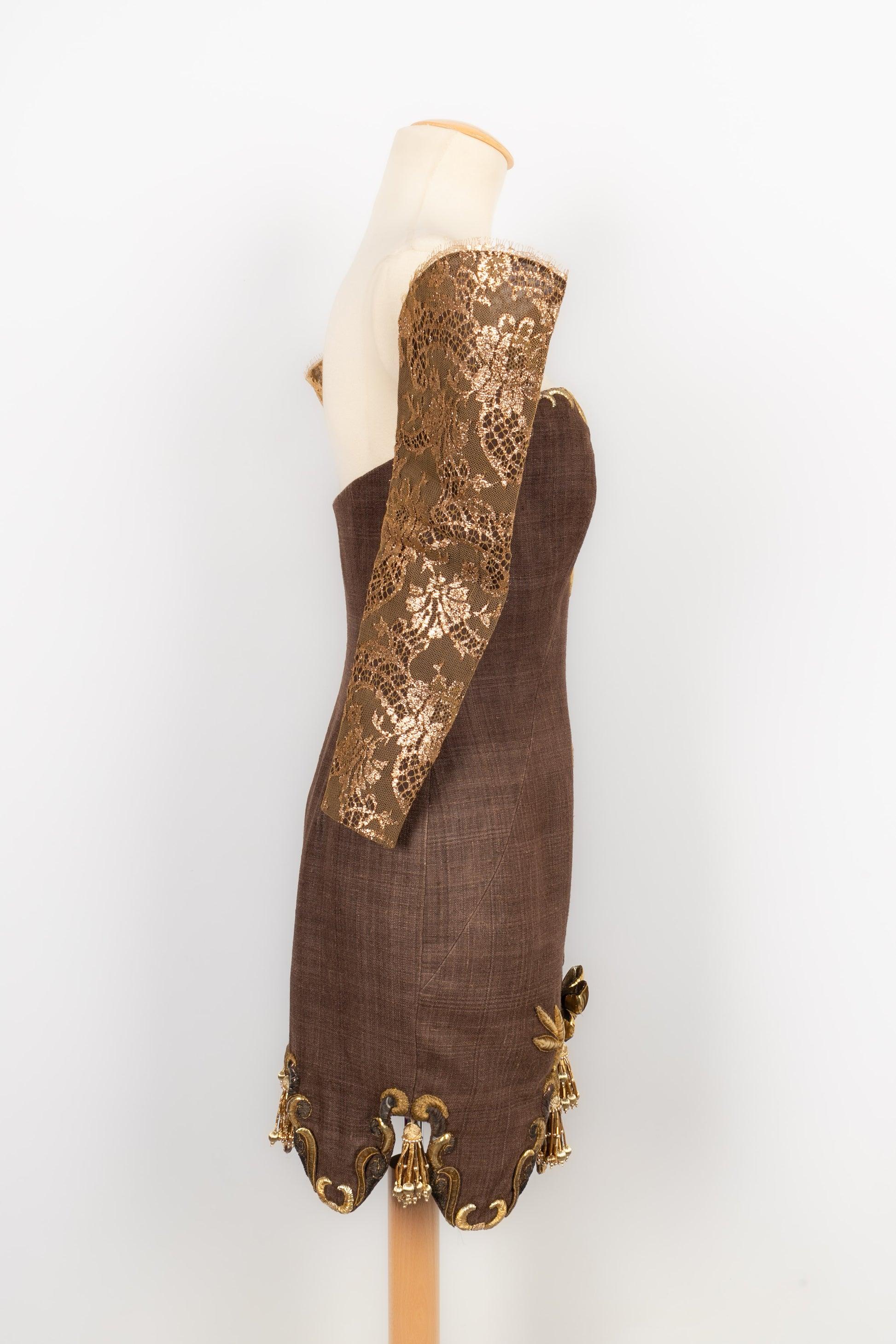 Christian Lacroix Robe Haute Couture Dress in Brown Linen and Golden Embroidery For Sale 1