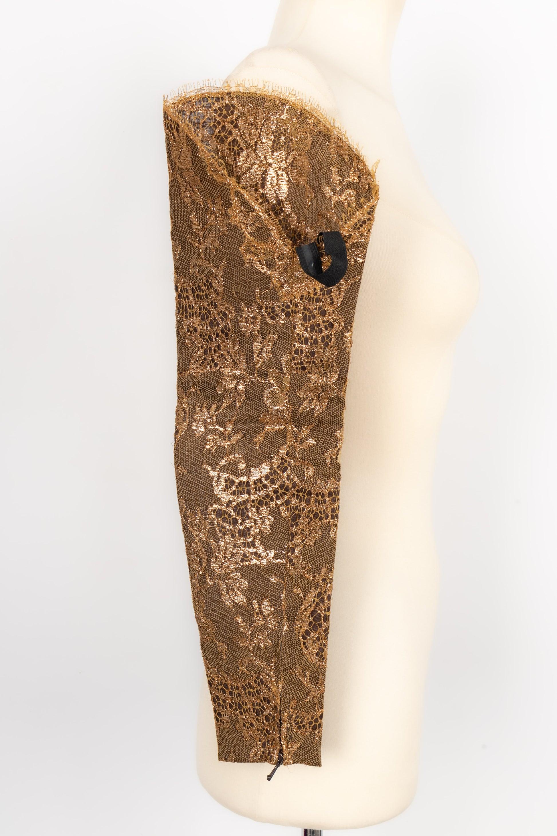 Christian Lacroix Robe Haute Couture Dress in Brown Linen and Golden Embroidery For Sale 2