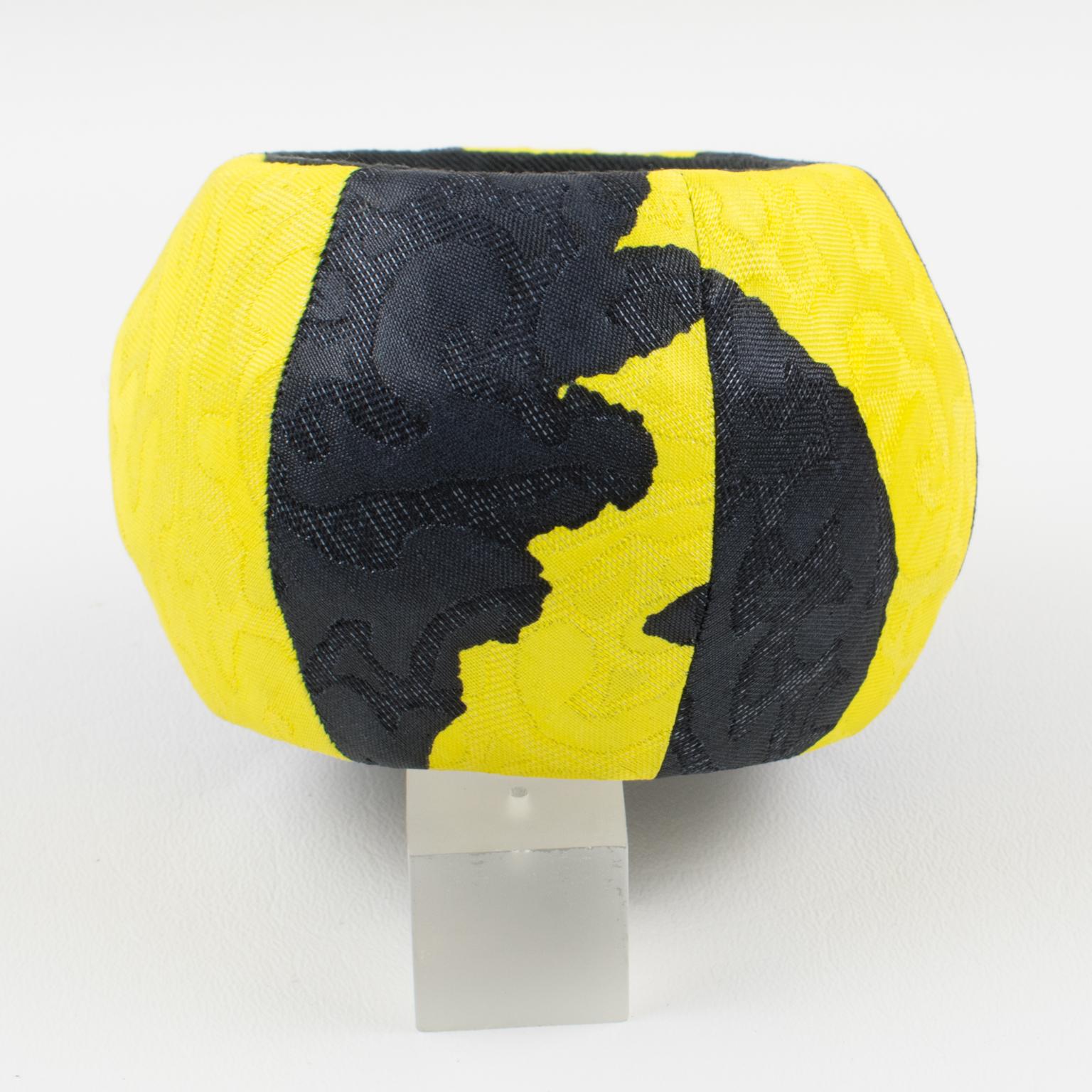 Christian Lacroix Runway Bracelet Bangle Tissu jaune et noir en vente 6