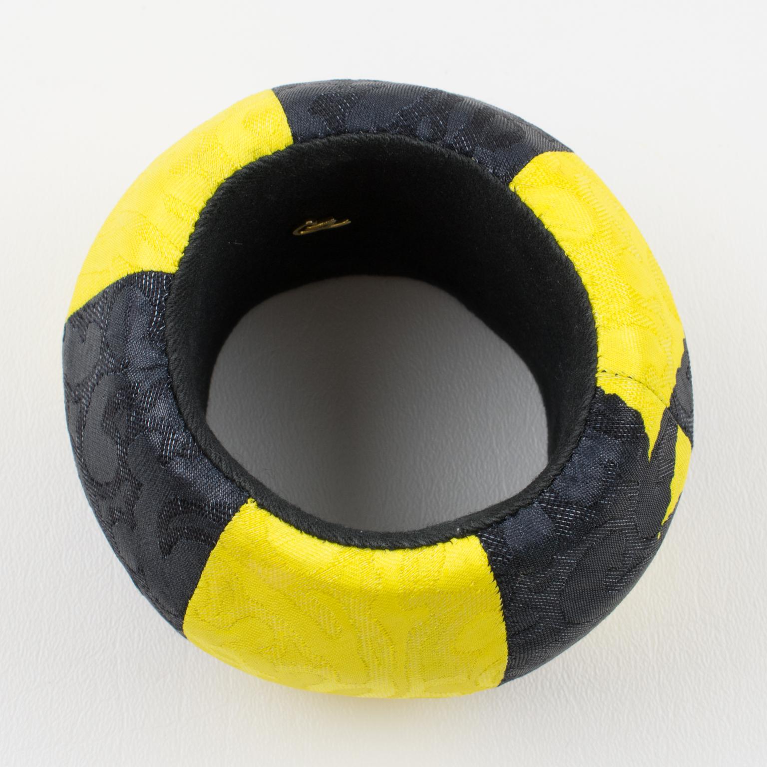 Christian Lacroix Runway Bracelet Bangle Tissu jaune et noir en vente 3