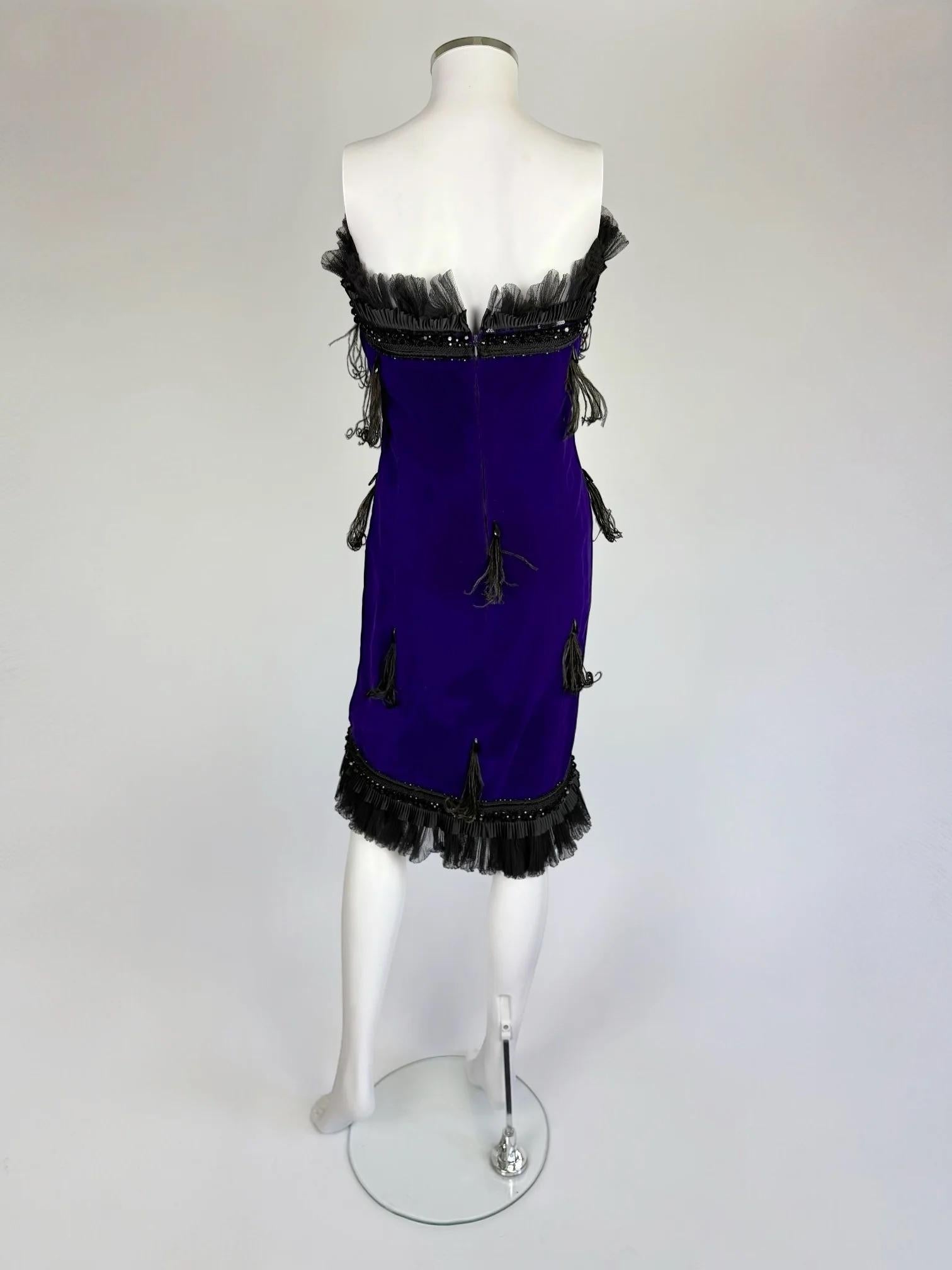 Christian Lacroix Laufstegkleid aus Seidensamt und Federn, FW 1988 im Angebot 1