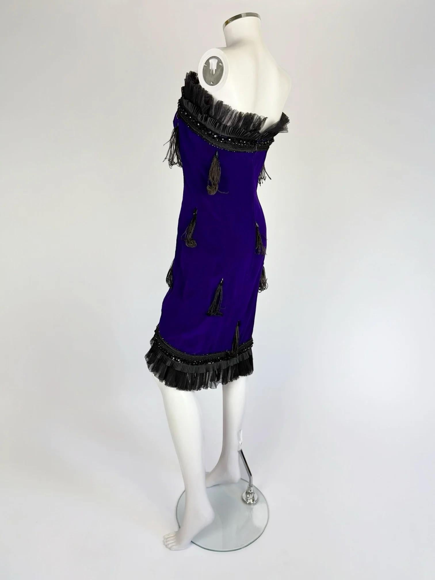 Christian Lacroix Laufstegkleid aus Seidensamt und Federn, FW 1988 im Angebot 2