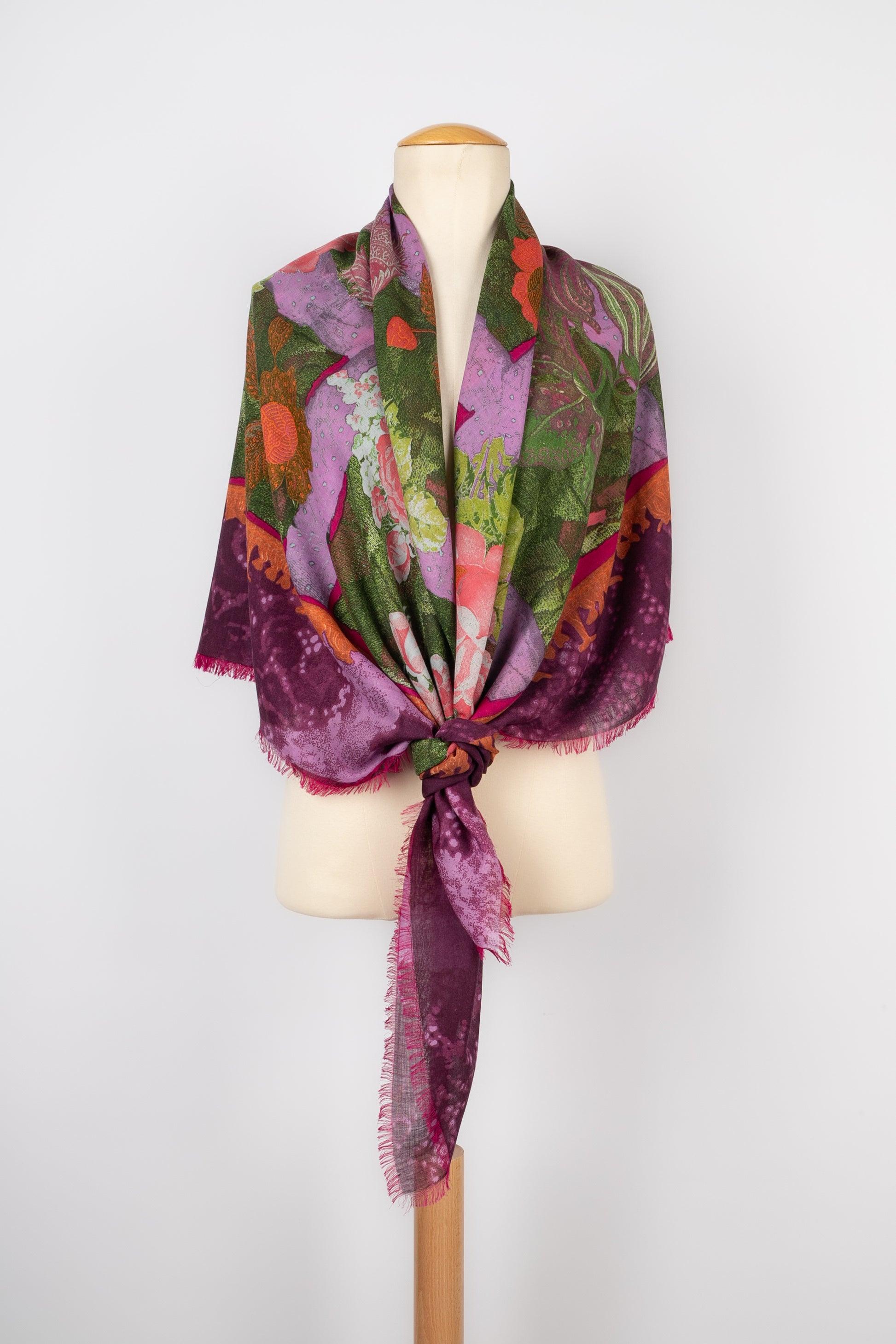 Christian Lacroix Silk and Wool Foulard Scarf In Good Condition For Sale In SAINT-OUEN-SUR-SEINE, FR